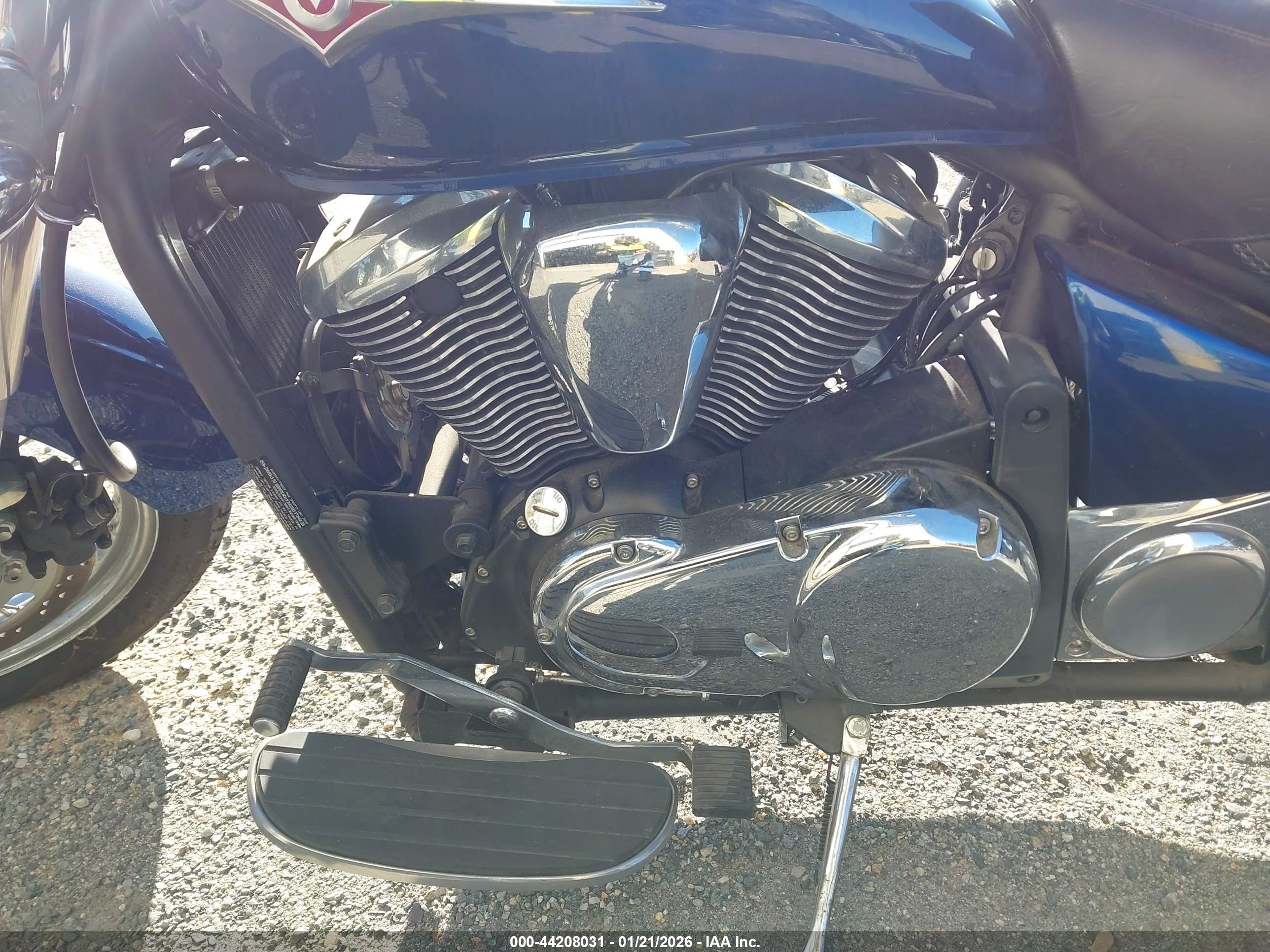 KAWASAKI VN900 image 9