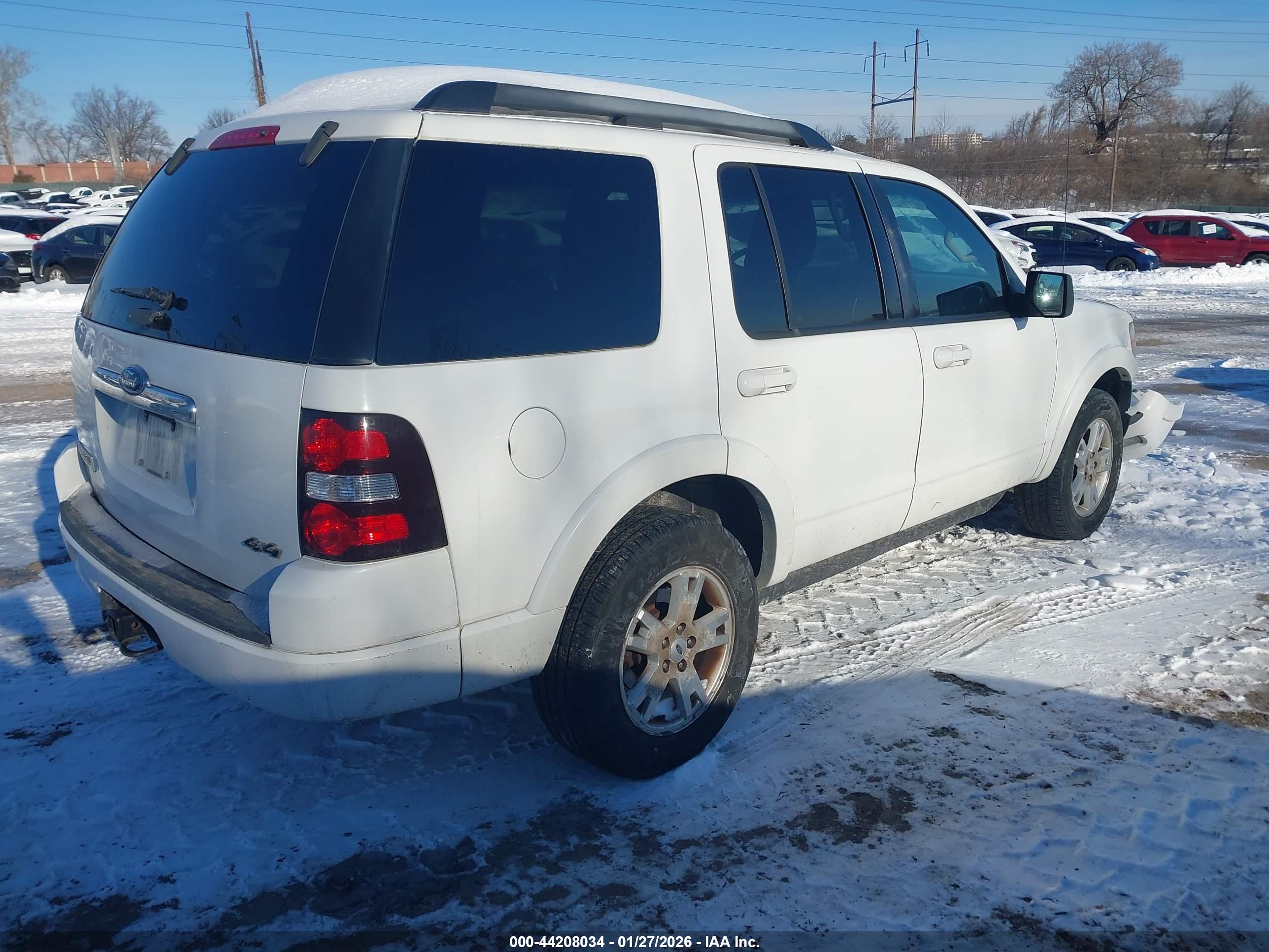 FORD EXPLORER image 4