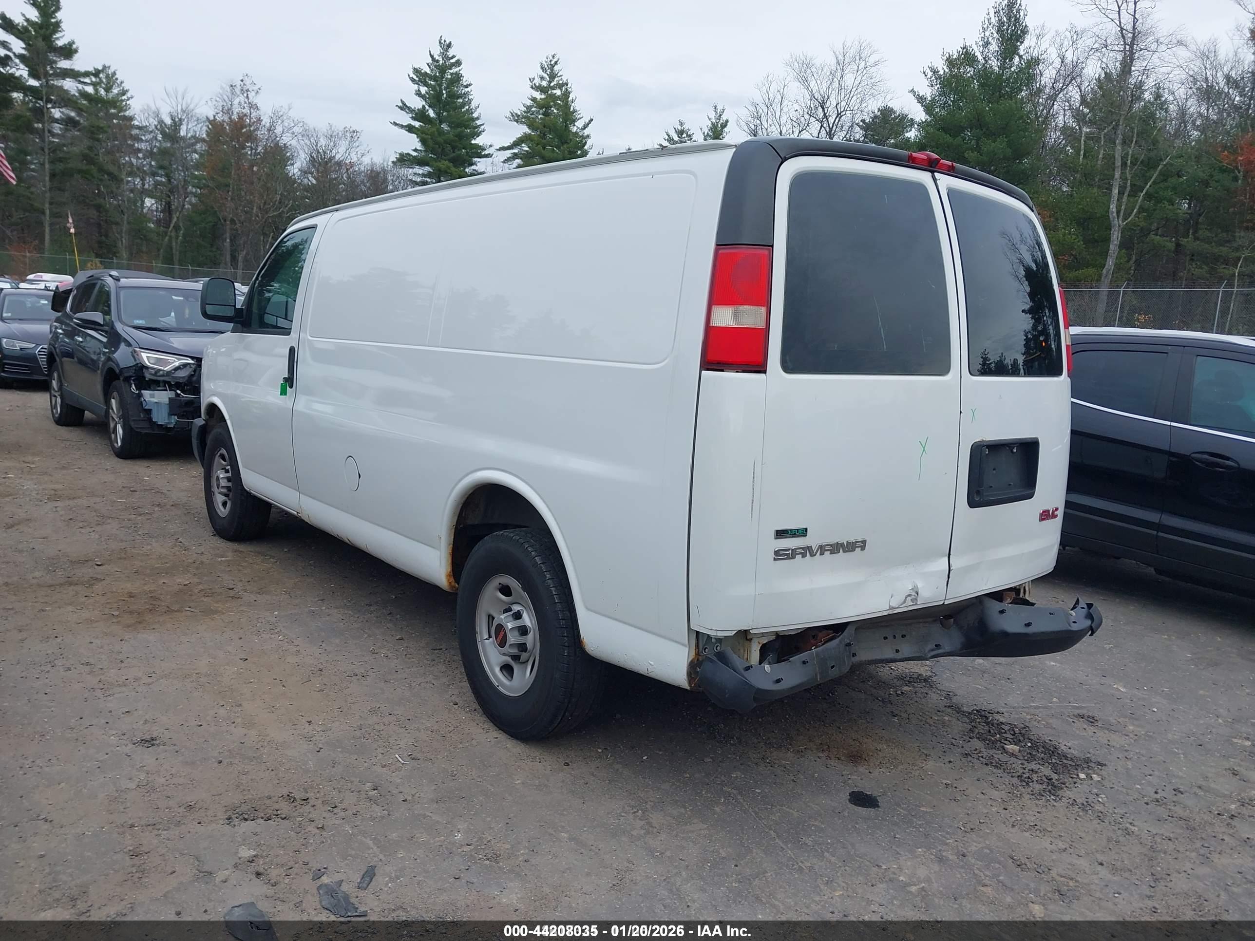 GMC SAVANA image 3