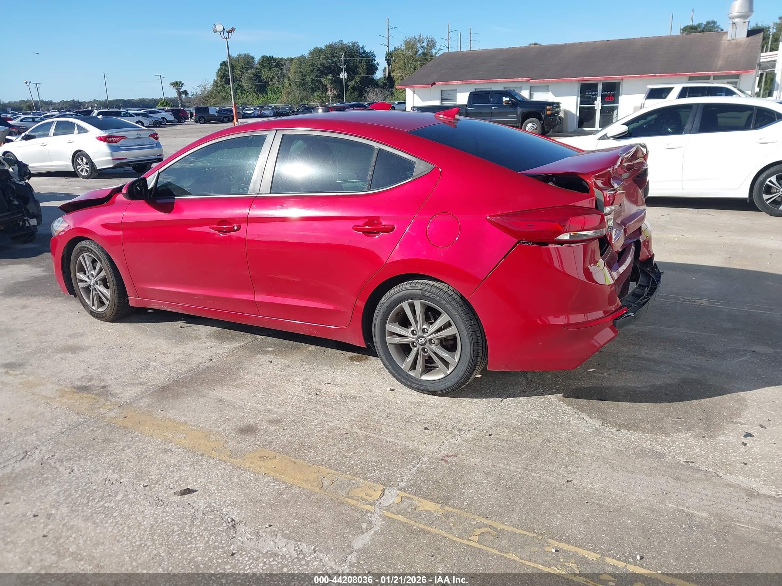 HYUNDAI ELANTRA image 3