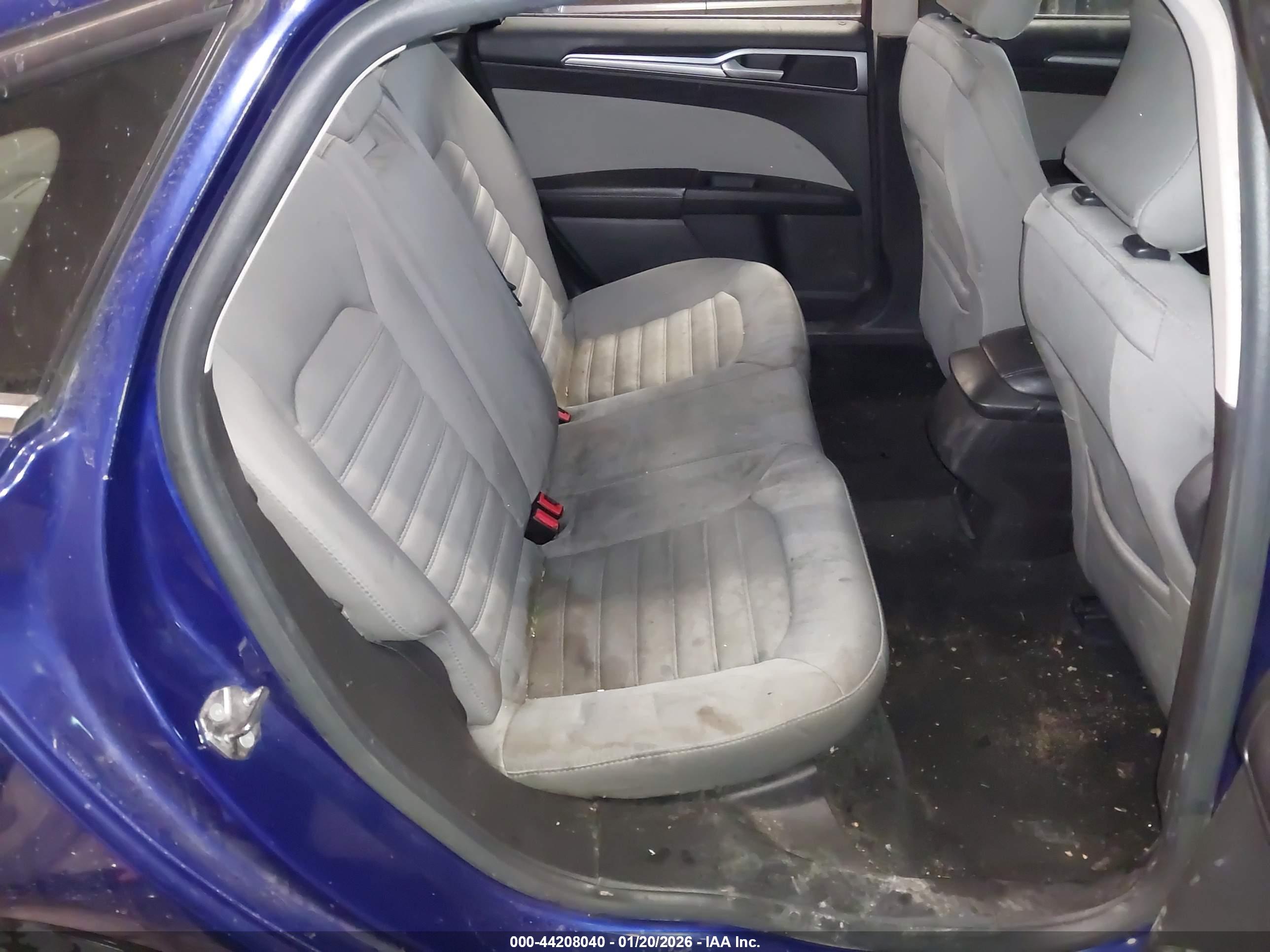 FORD FUSION image 8
