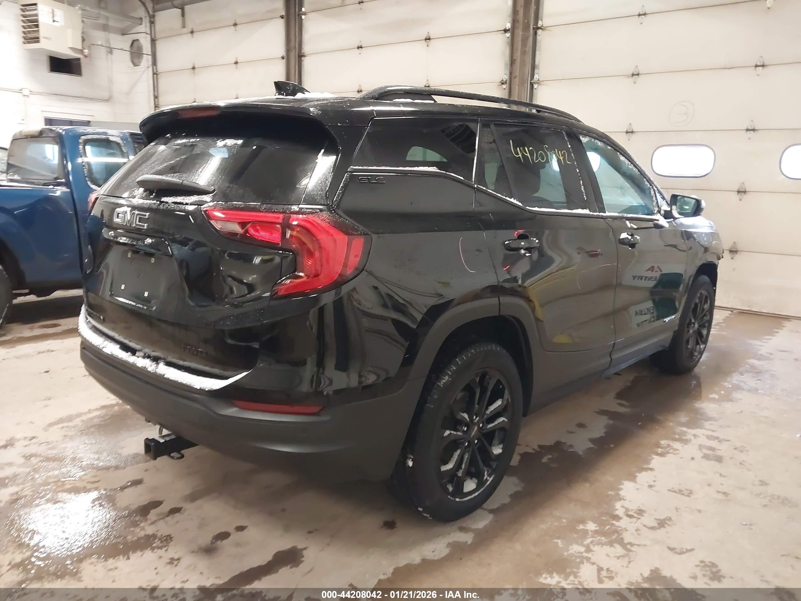 GMC TERRAIN image 4