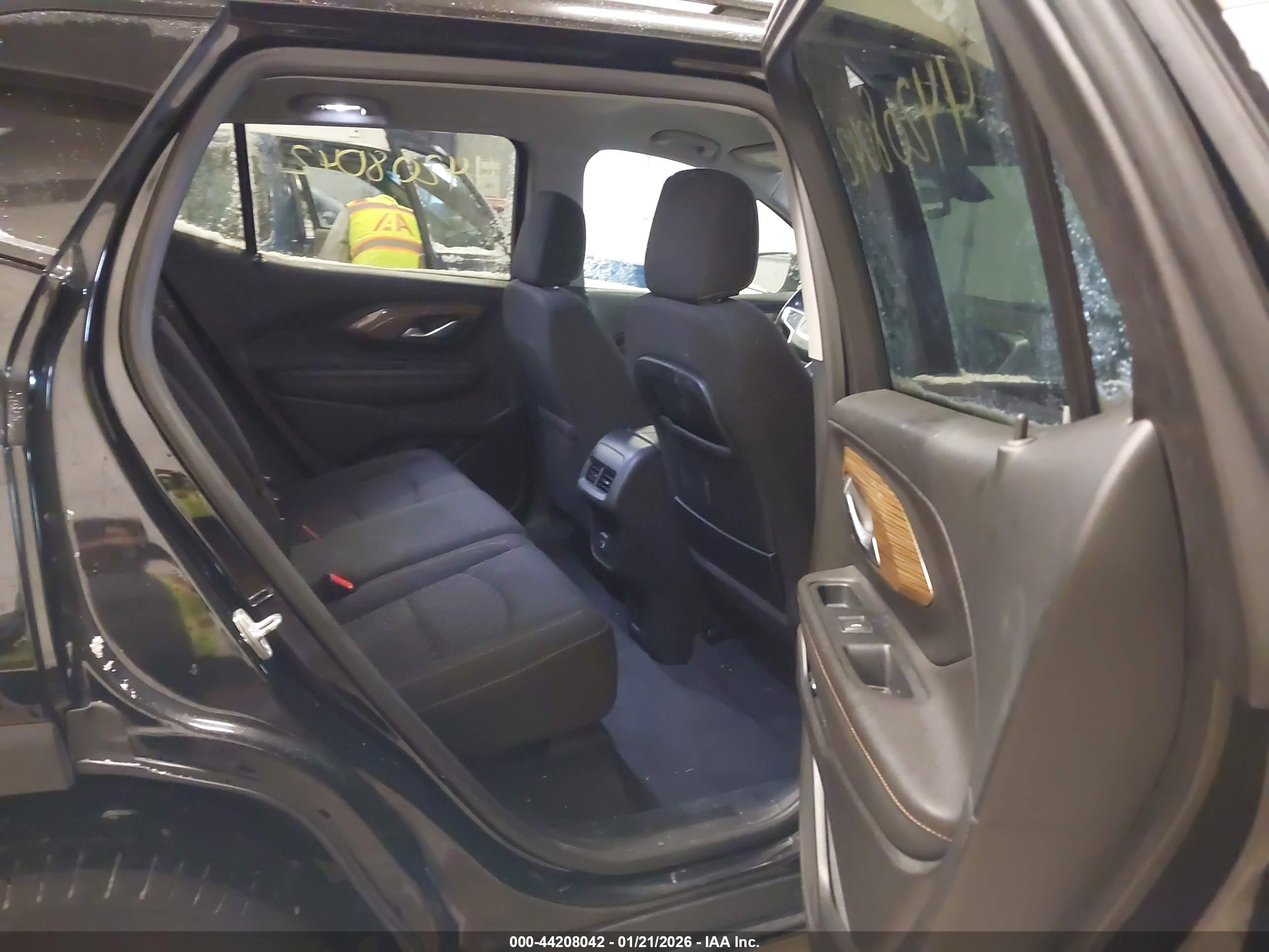 GMC TERRAIN image 8