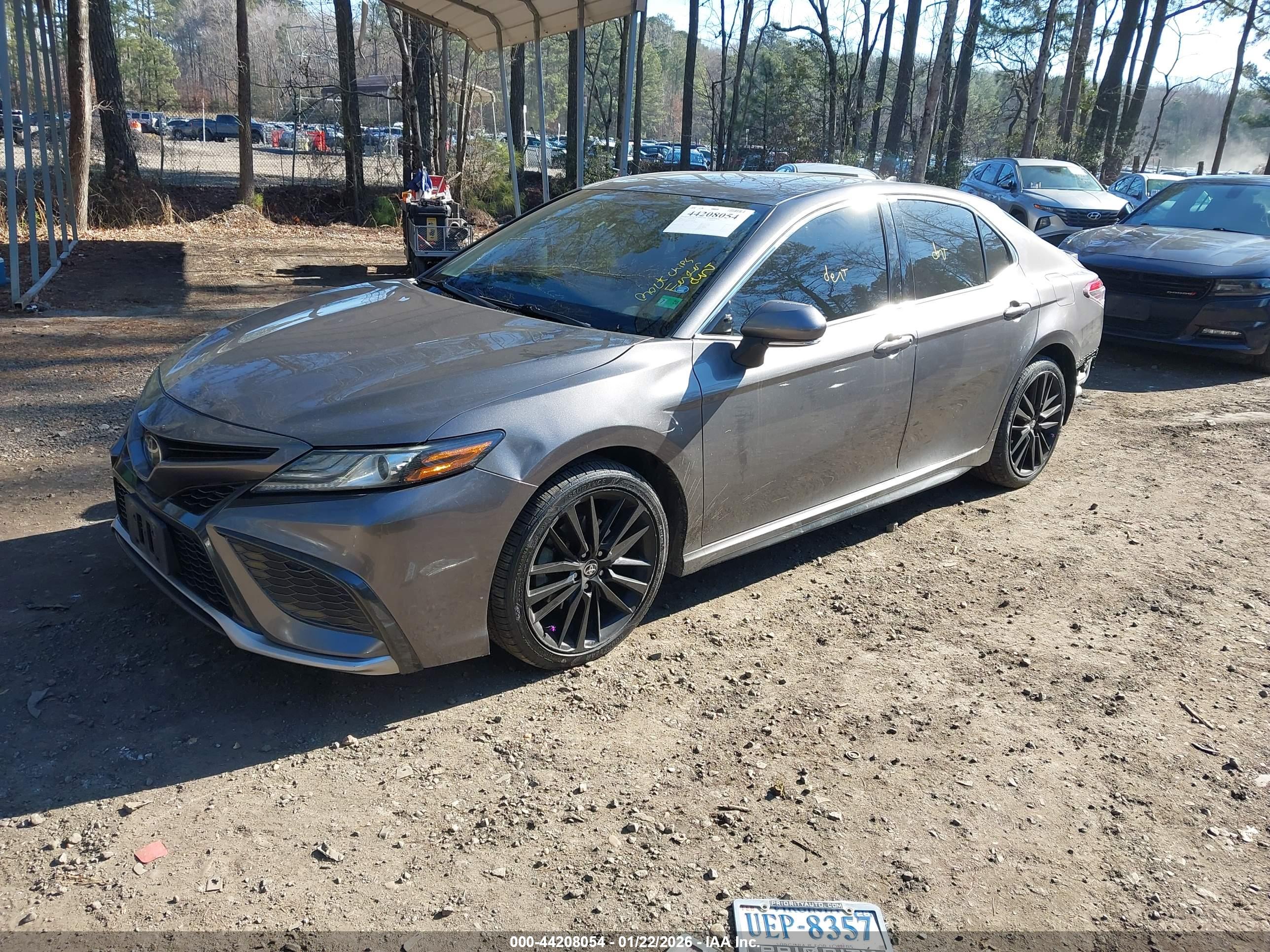 TOYOTA CAMRY image 2
