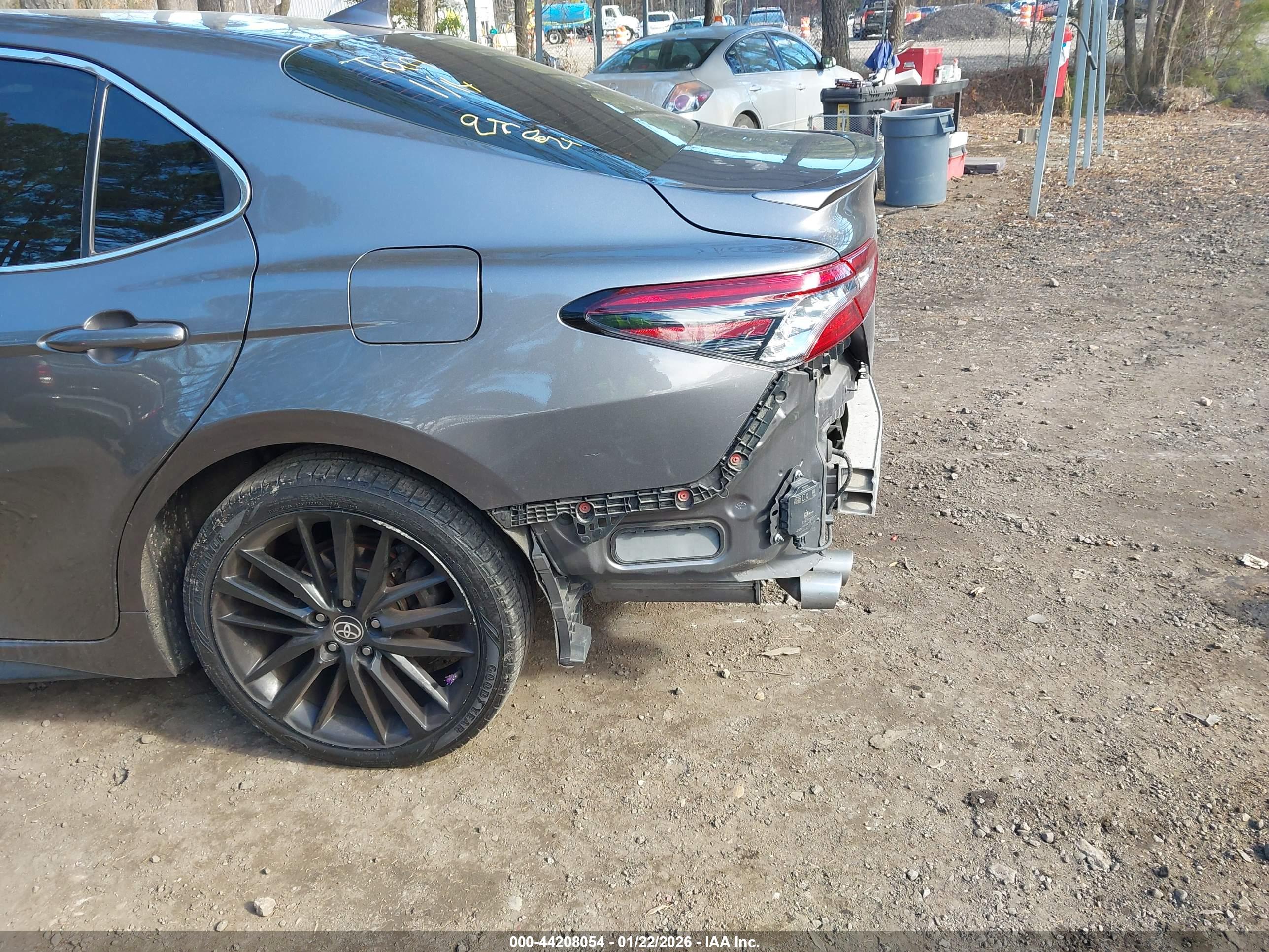 TOYOTA CAMRY image 6