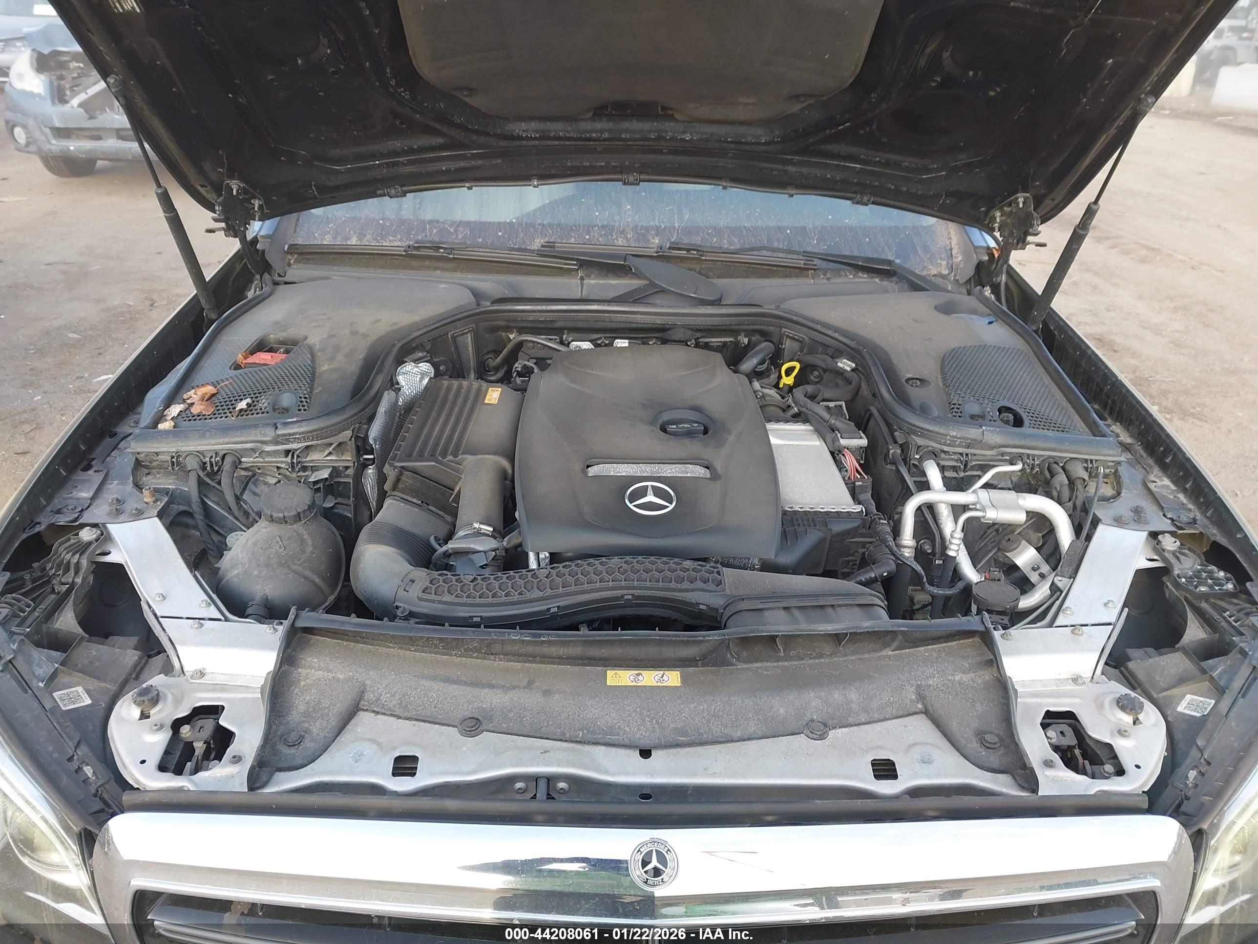 MERCEDES-BENZ E image 10
