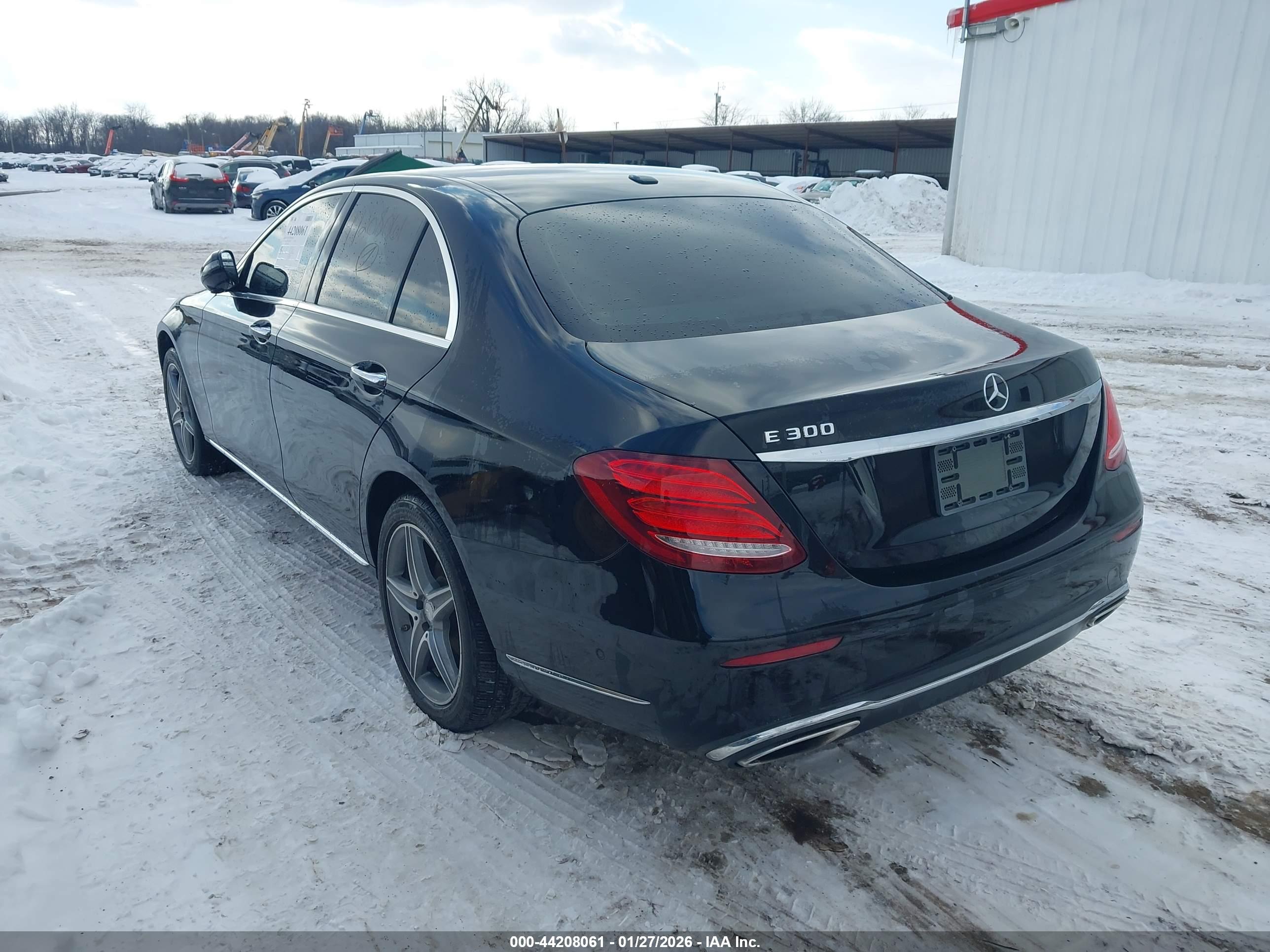 MERCEDES-BENZ E image 3
