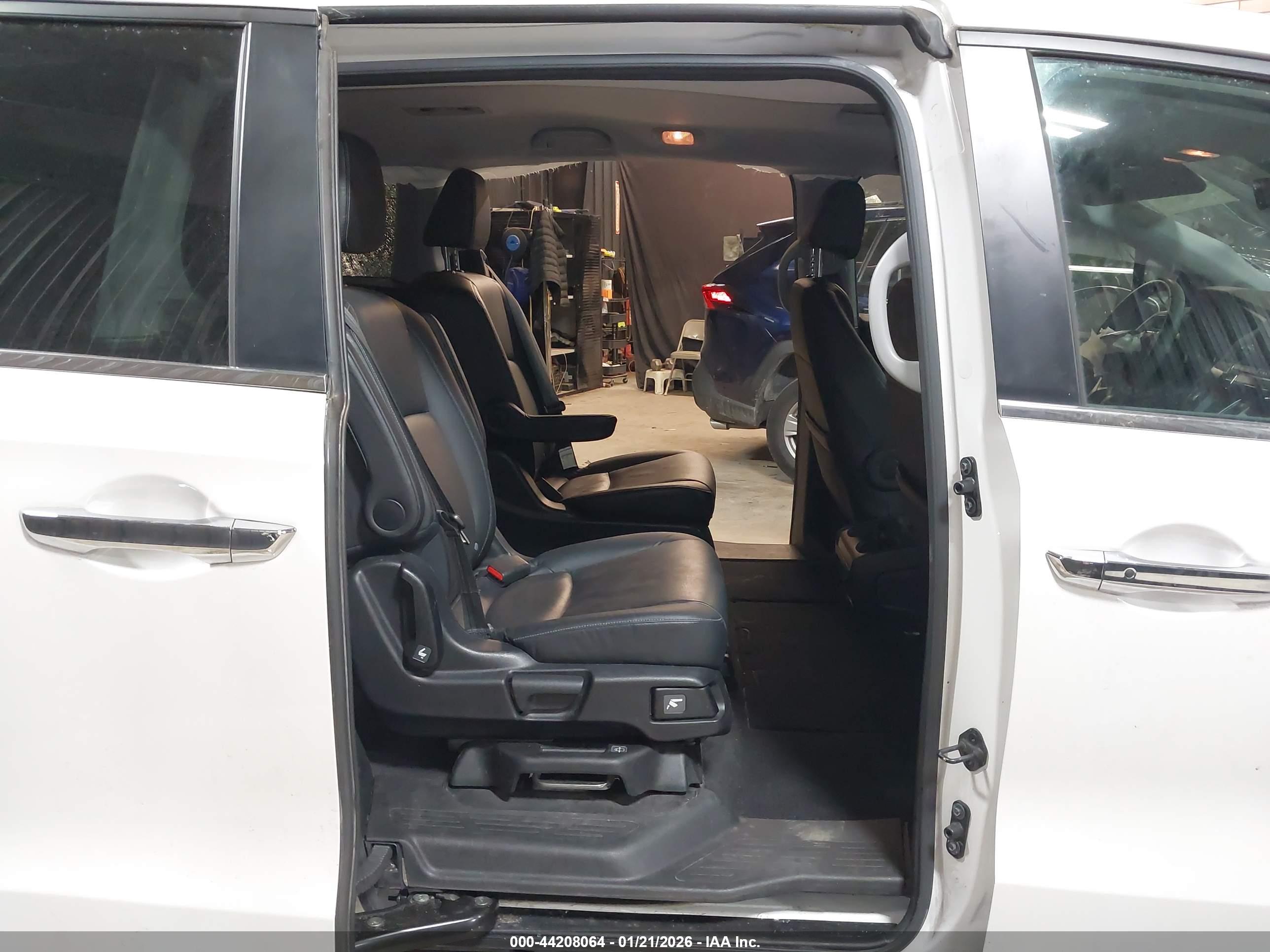 HONDA ODYSSEY image 8