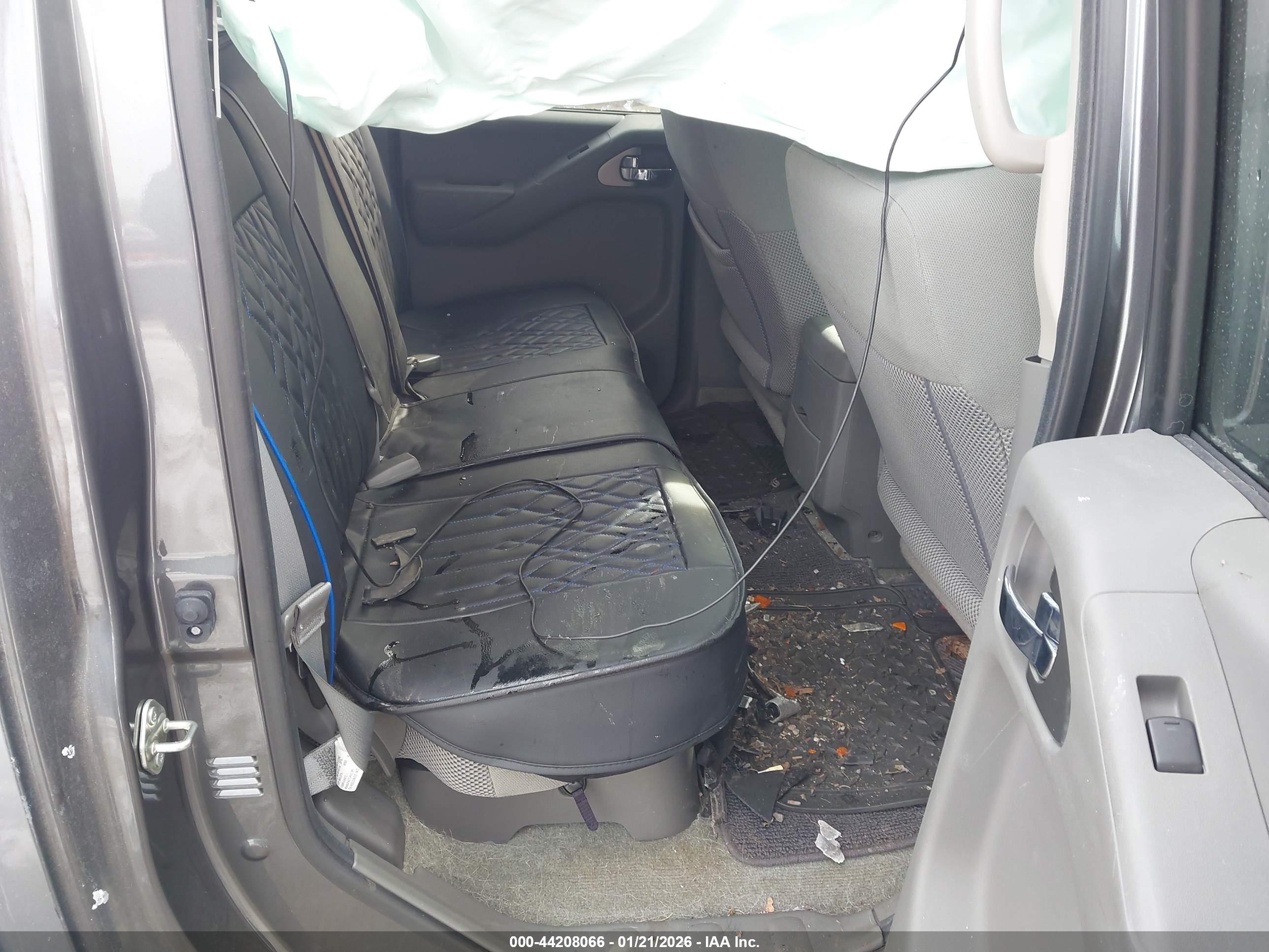 NISSAN FRONTIER image 8
