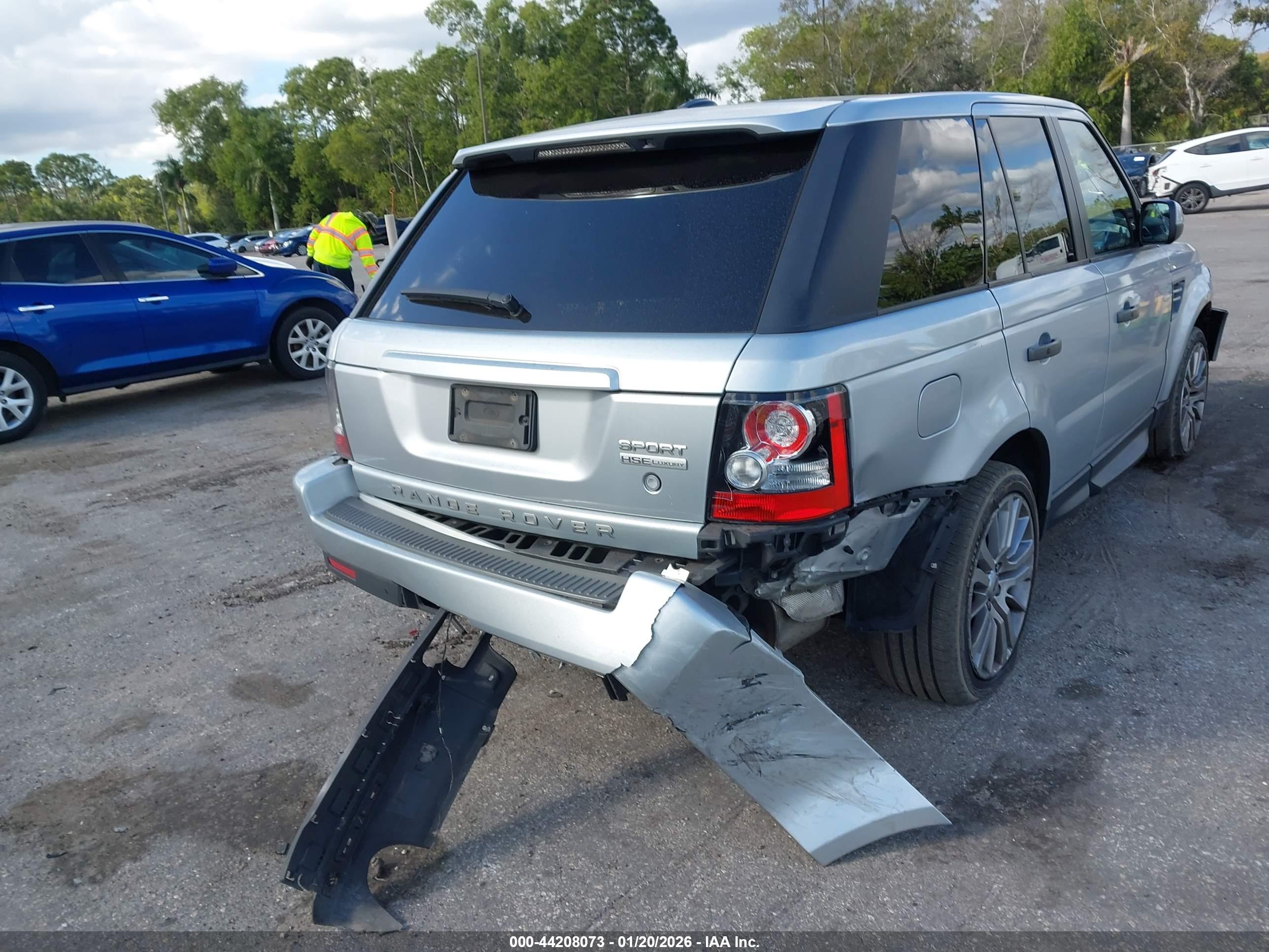 LAND ROVER image 6