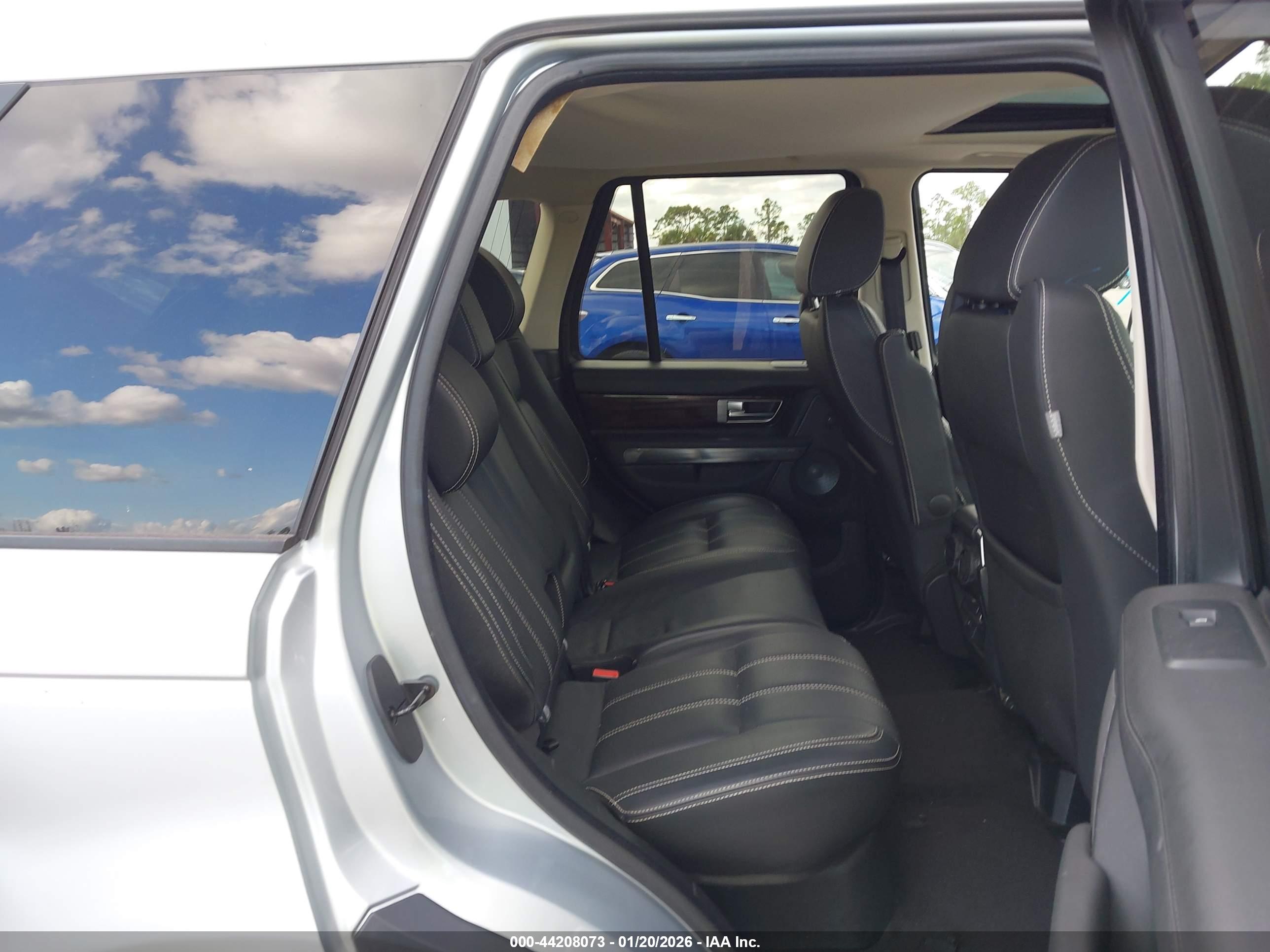 LAND ROVER image 8