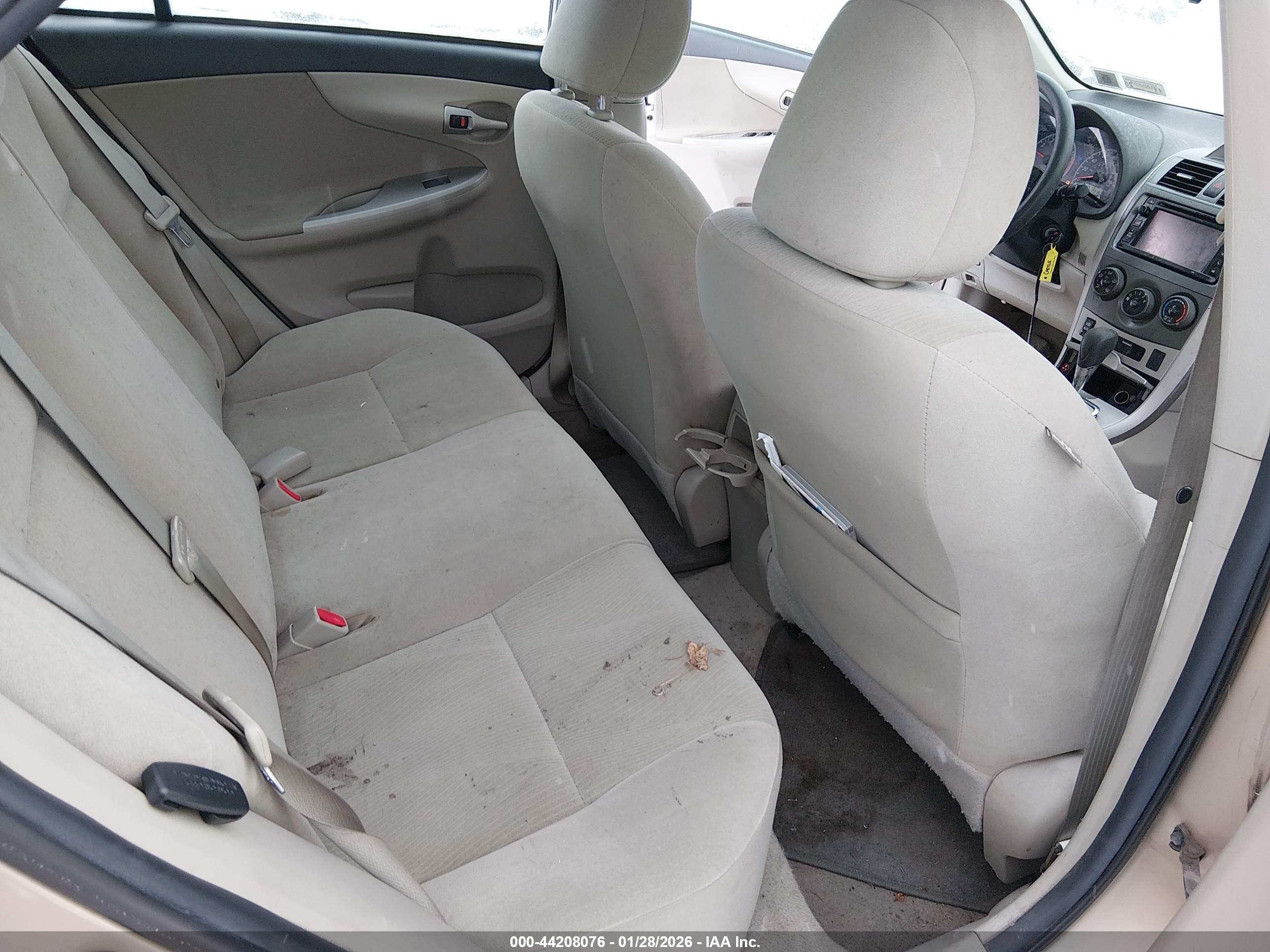 TOYOTA COROLLA image 8