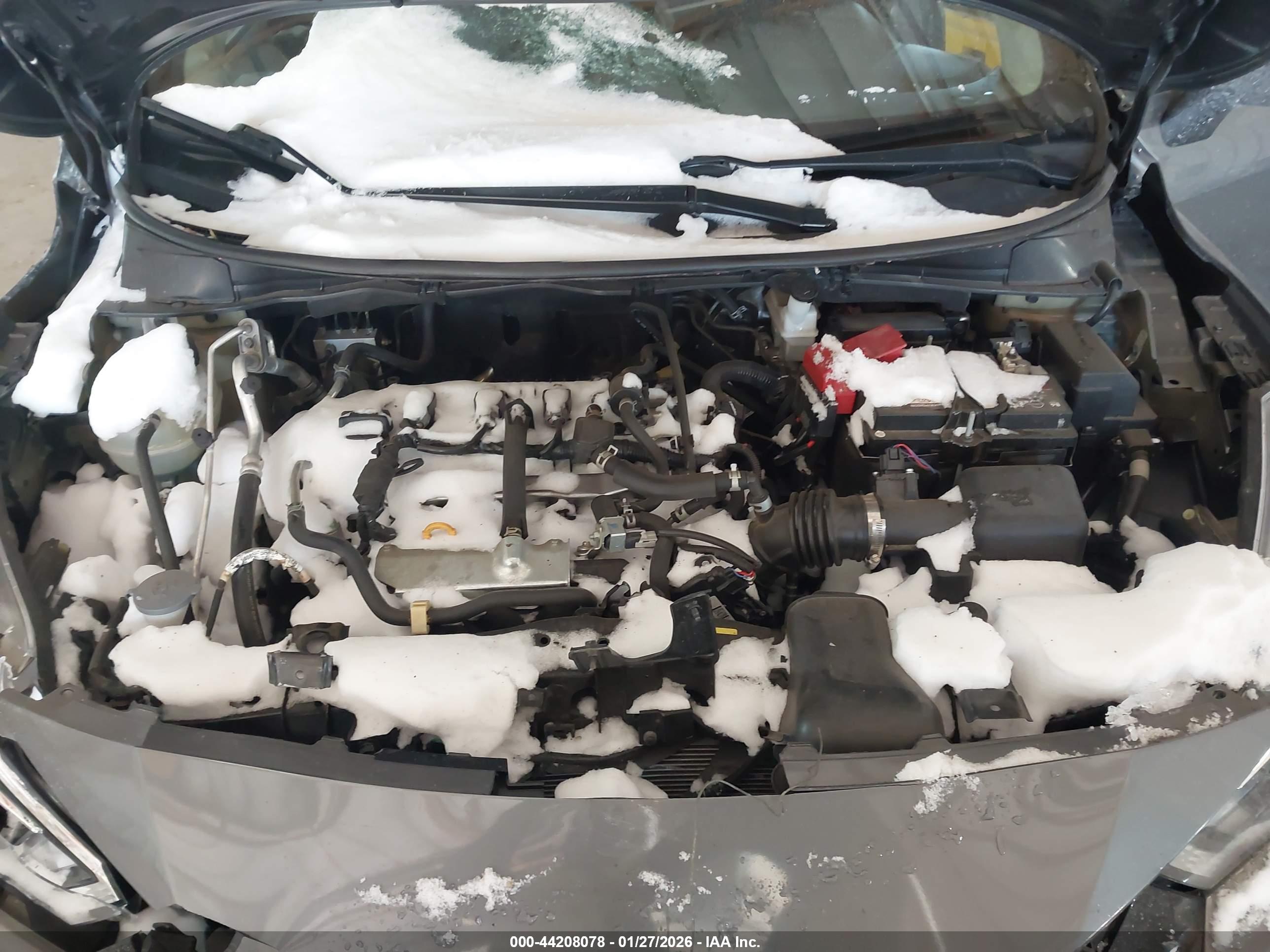 NISSAN VERSA image 10