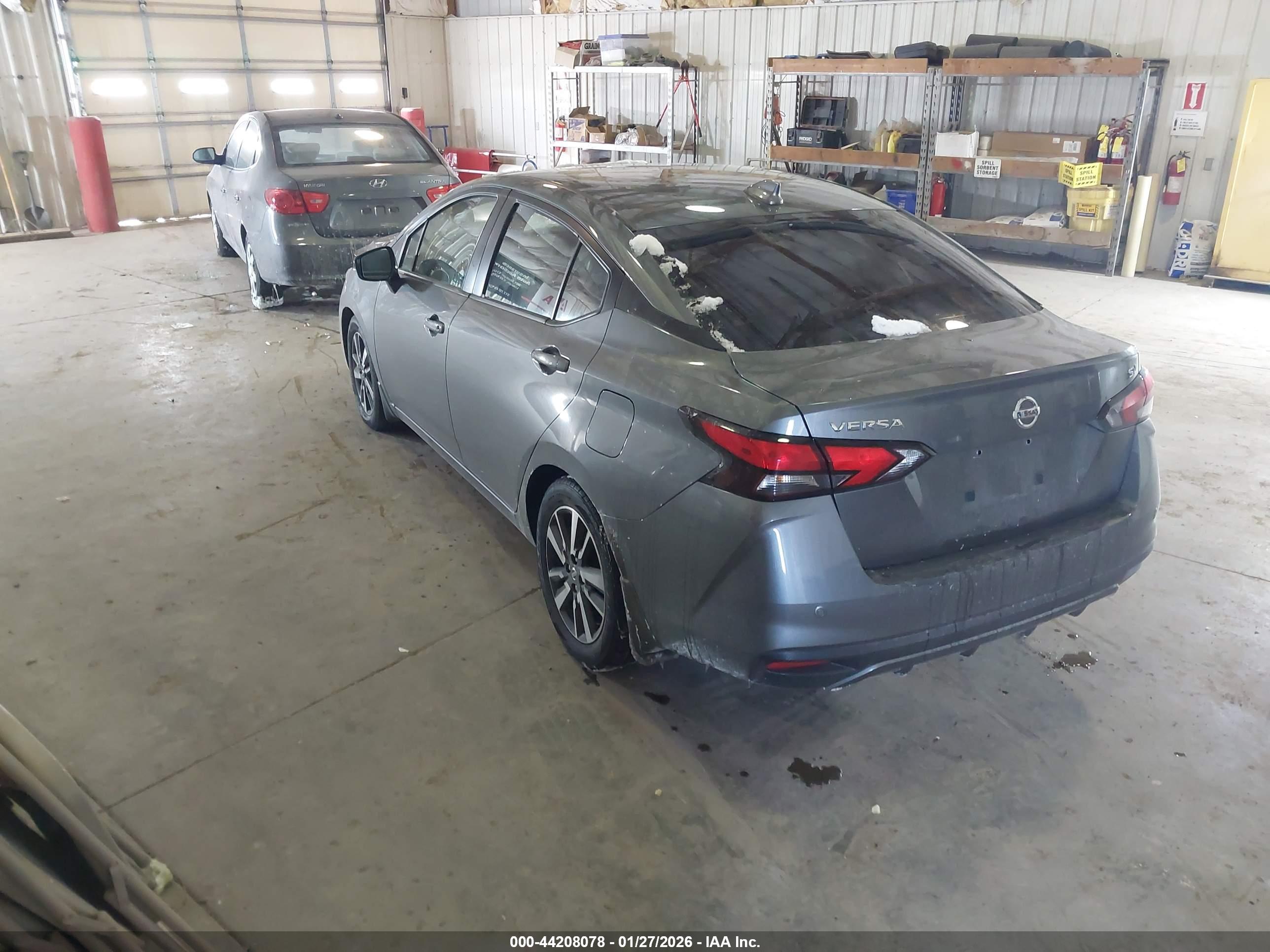 NISSAN VERSA image 3