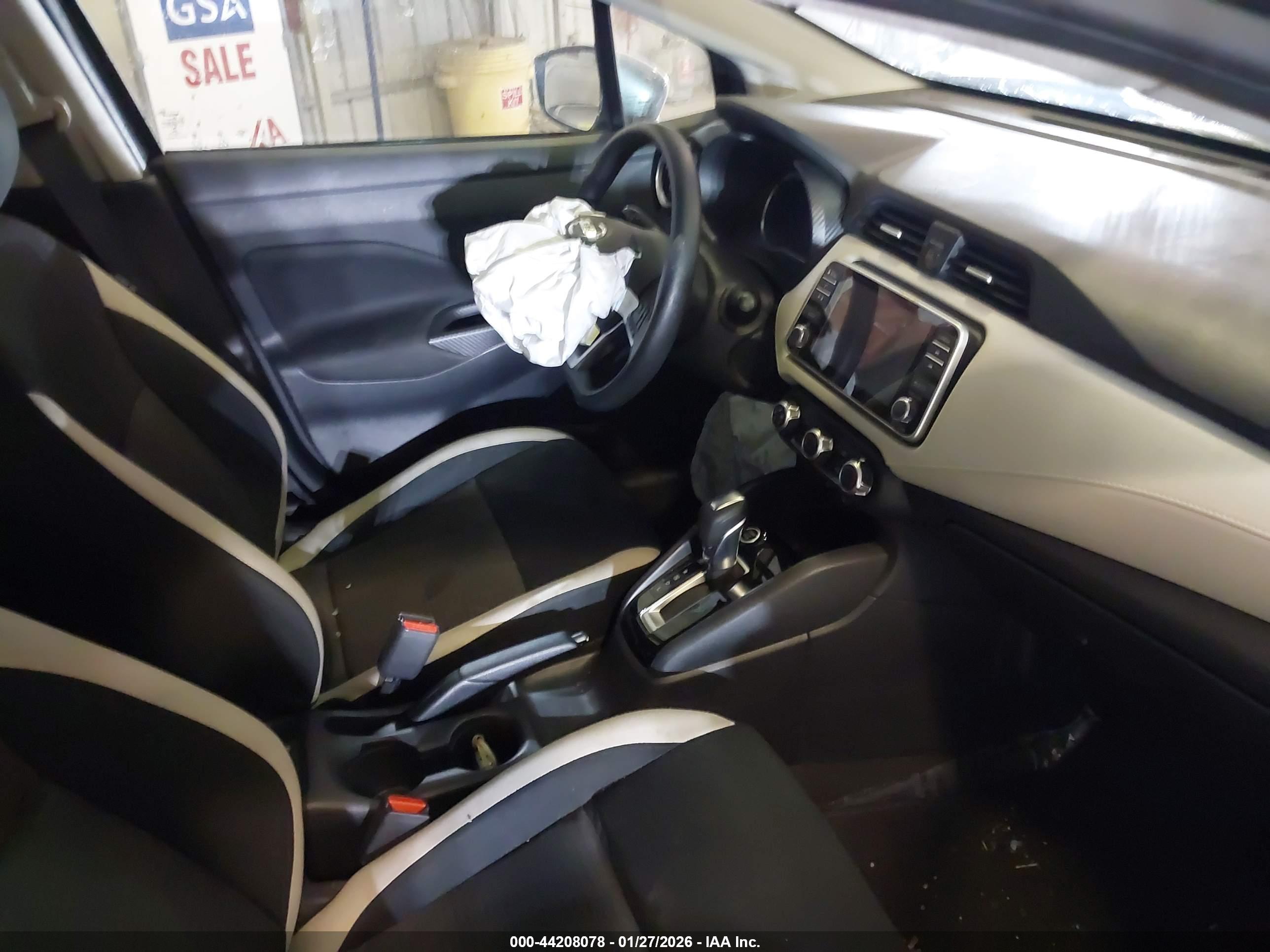 NISSAN VERSA image 5