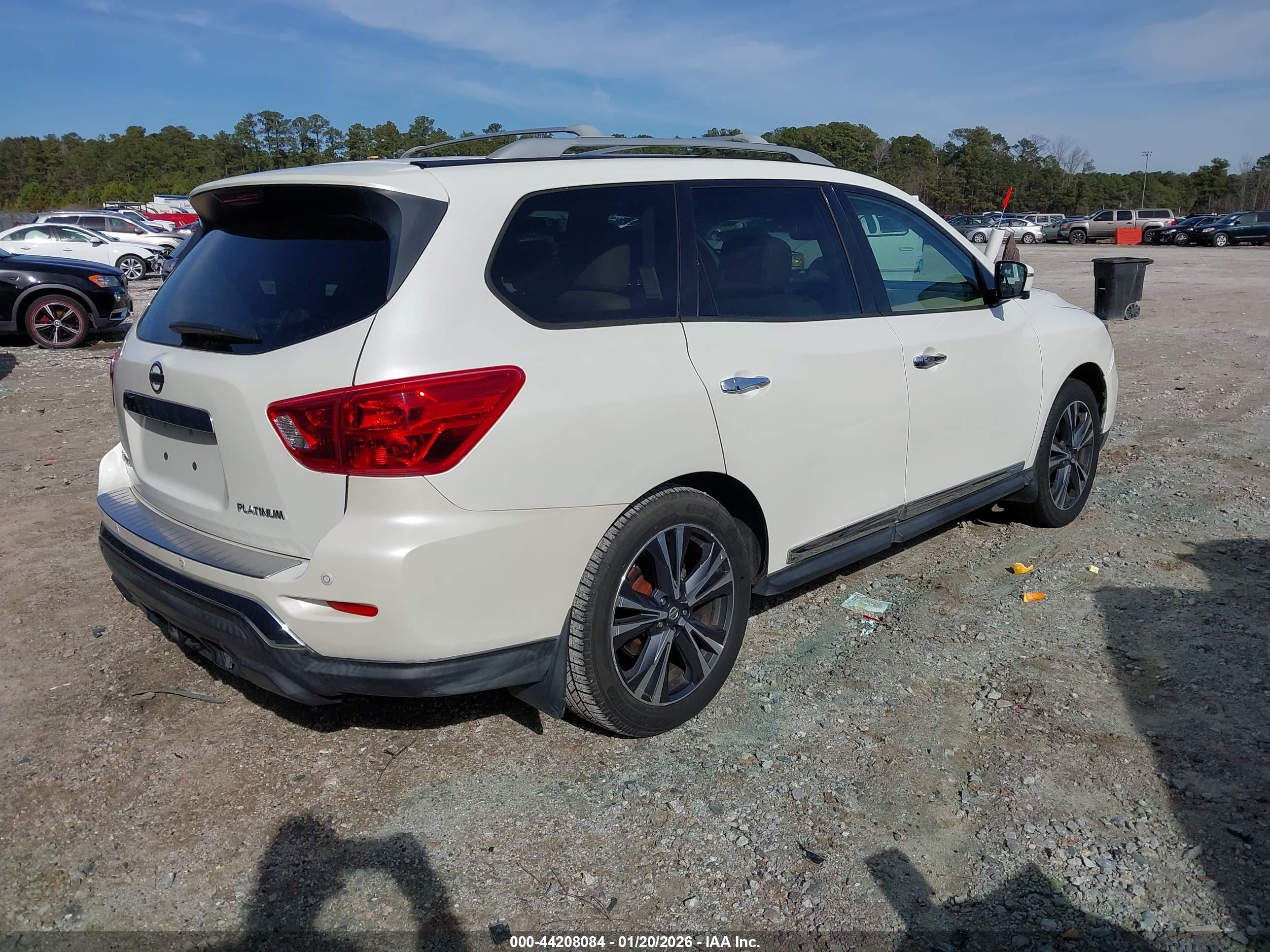 NISSAN PATHFINDER image 4