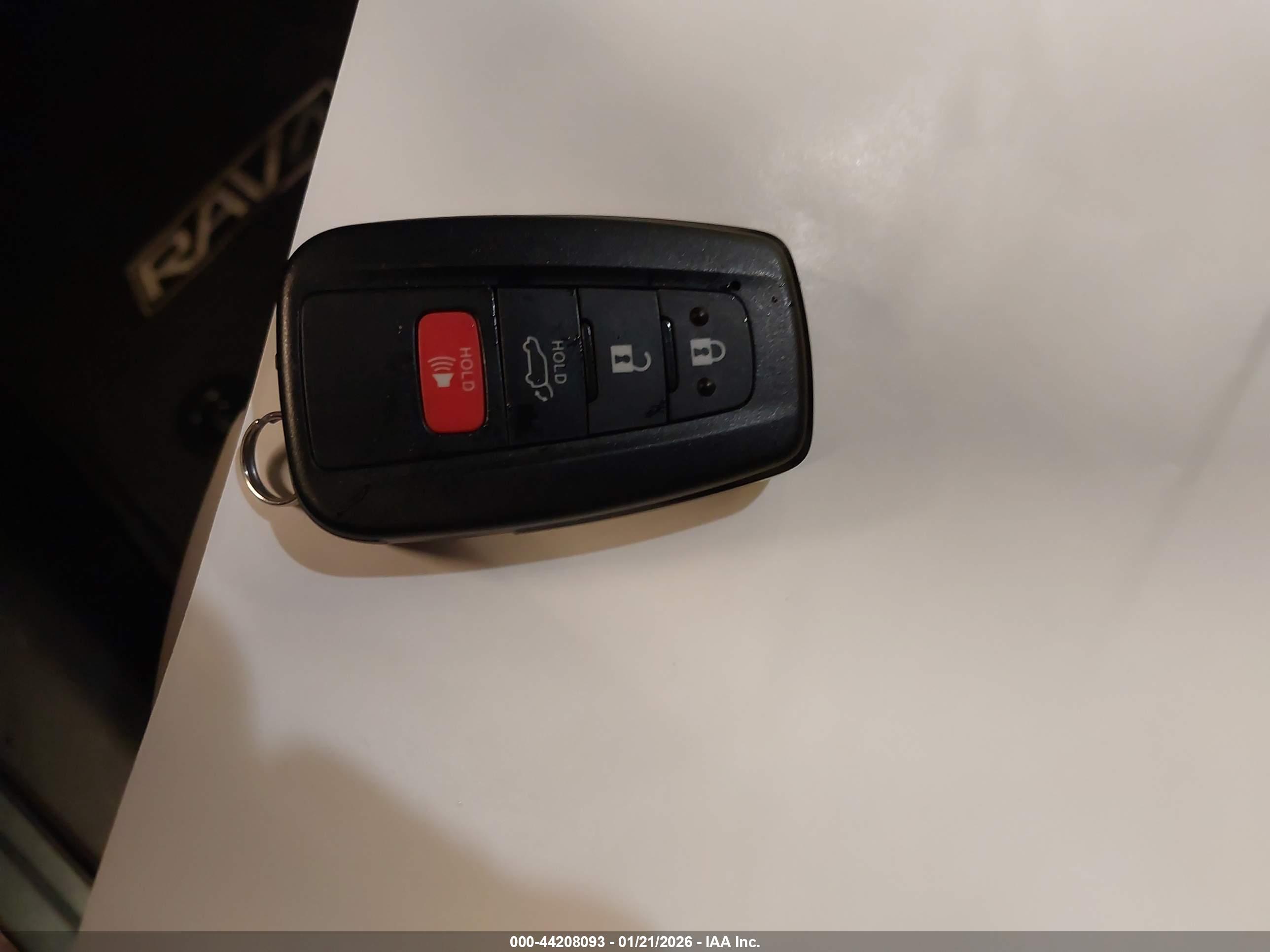 TOYOTA RAV4 image 11