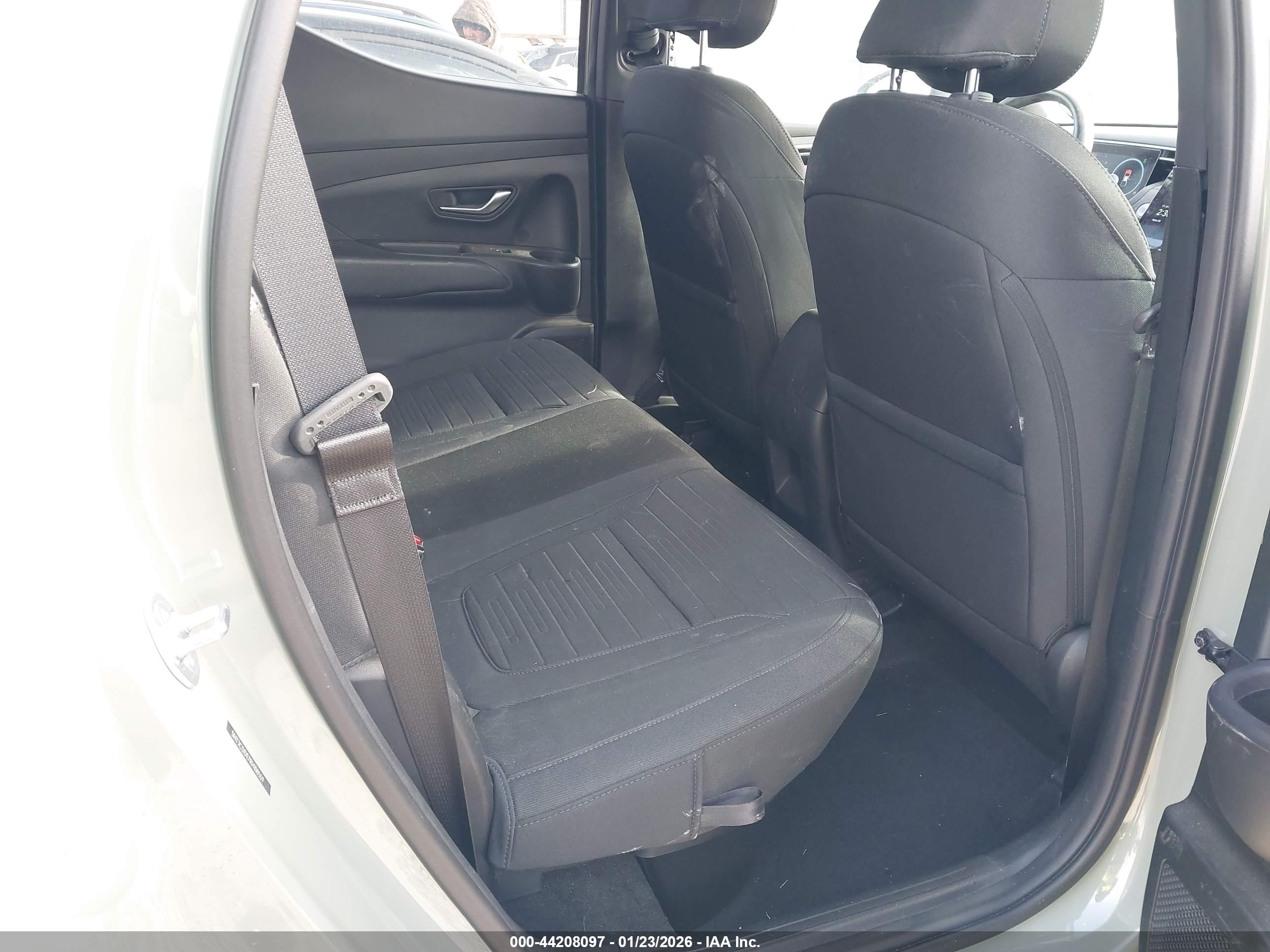 HYUNDAI SANTA image 8