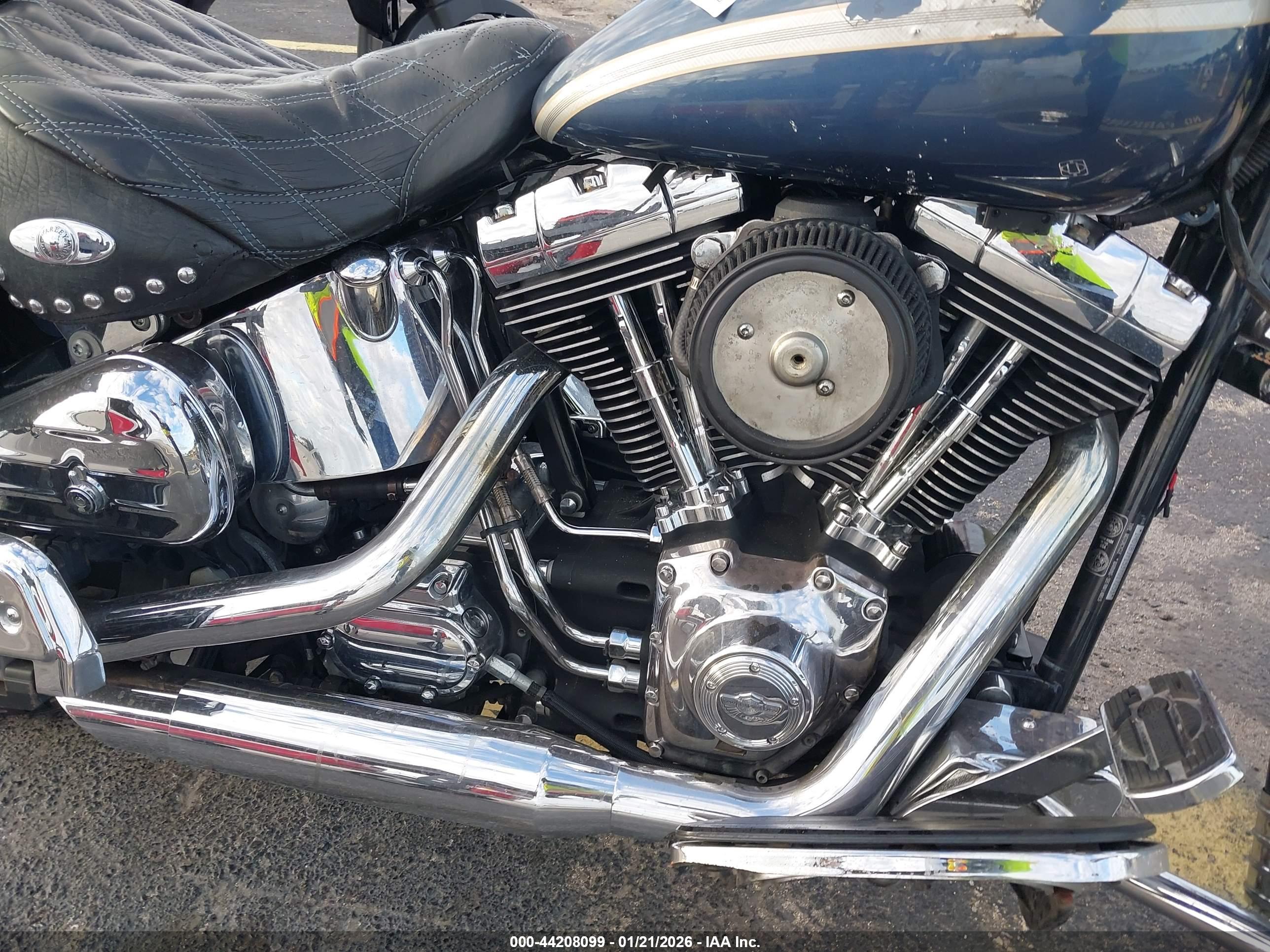 HARLEY-DAVIDSON FLSTC image 8