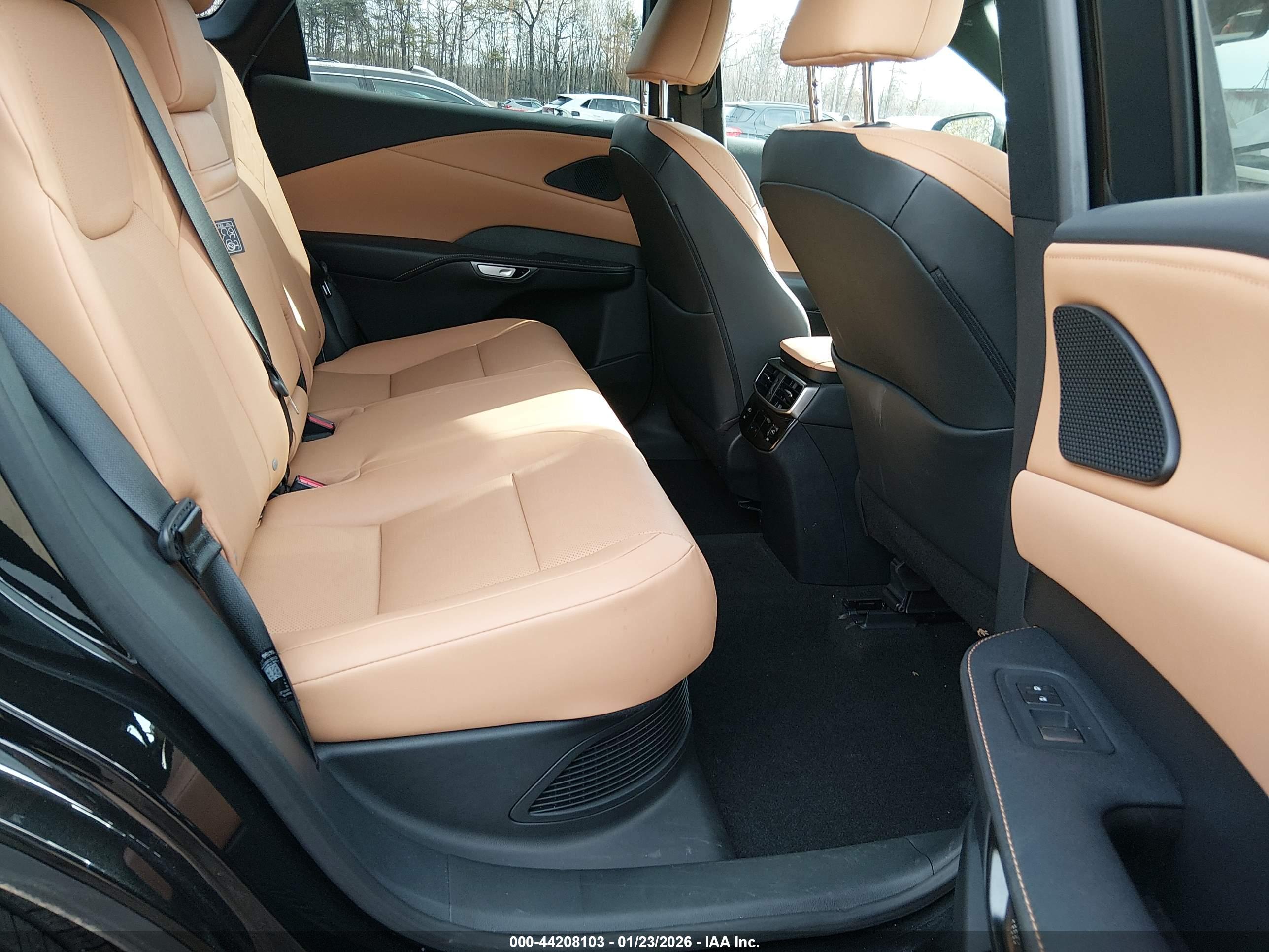 LEXUS RX image 8