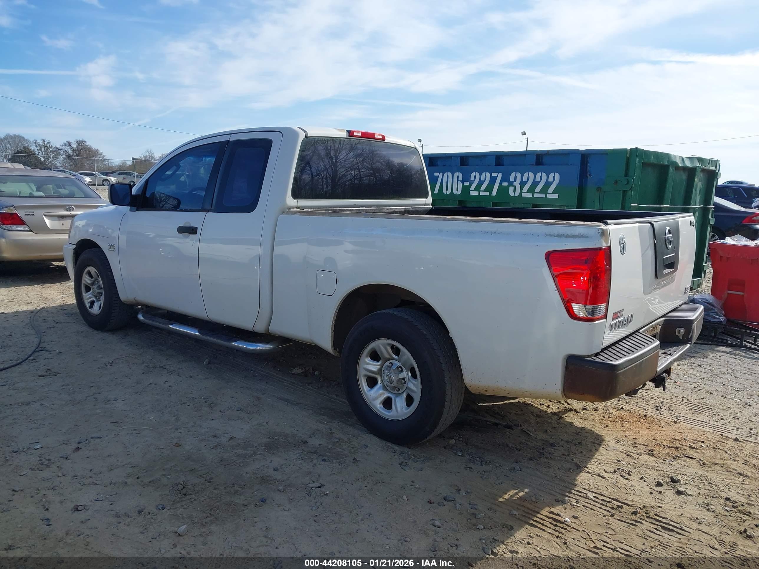 NISSAN TITAN image 3