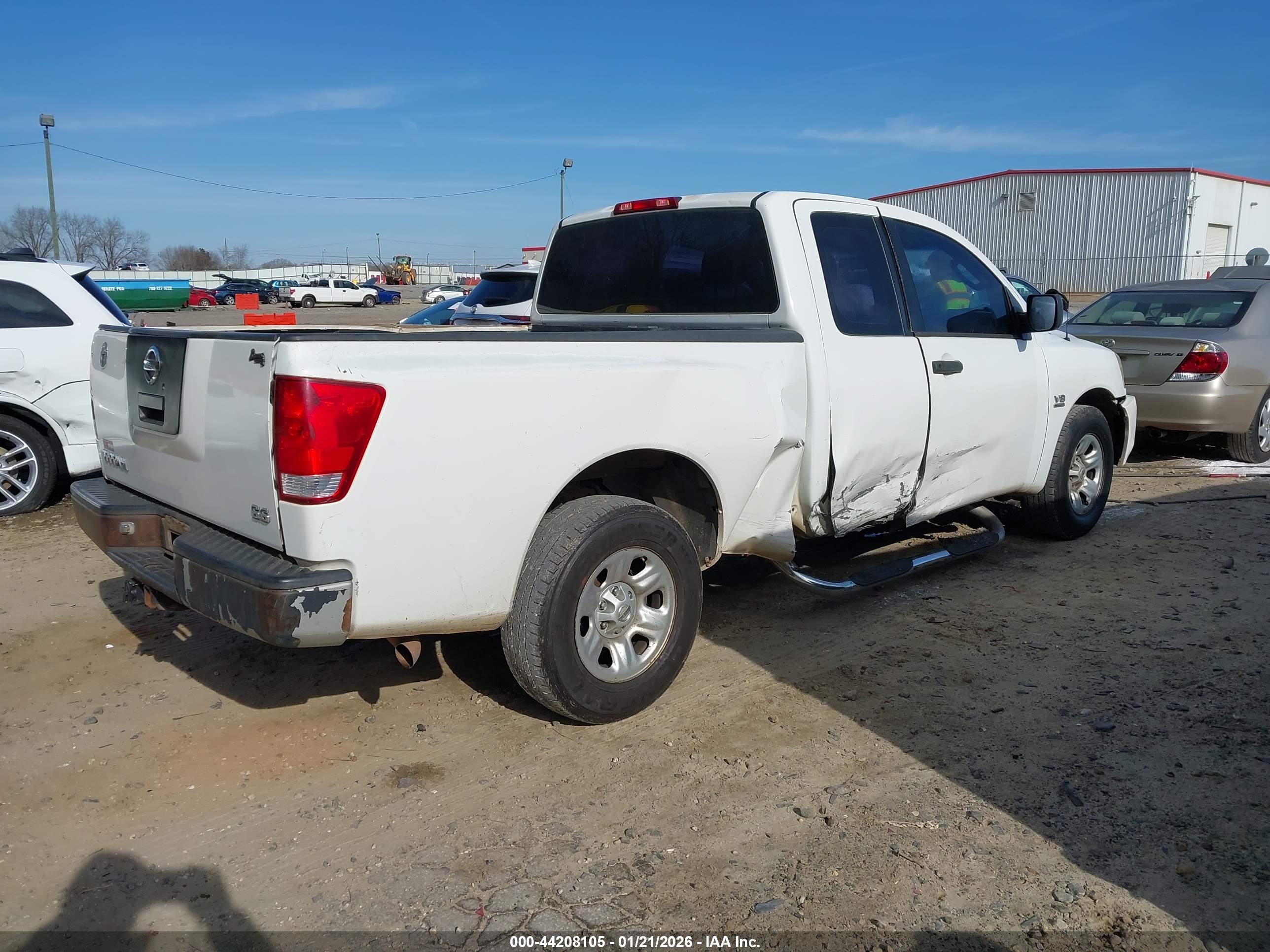 NISSAN TITAN image 4