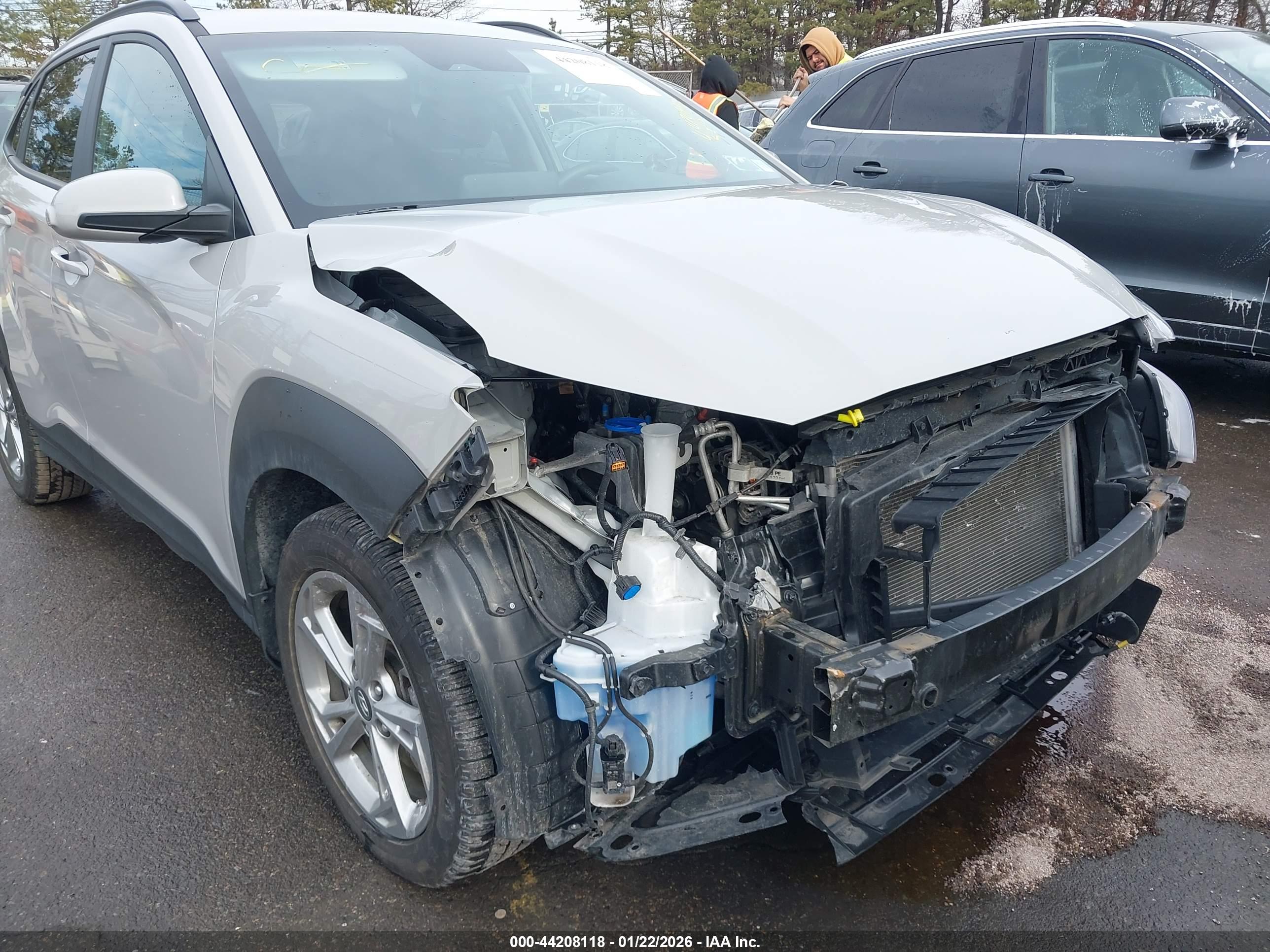 HYUNDAI KONA image 6