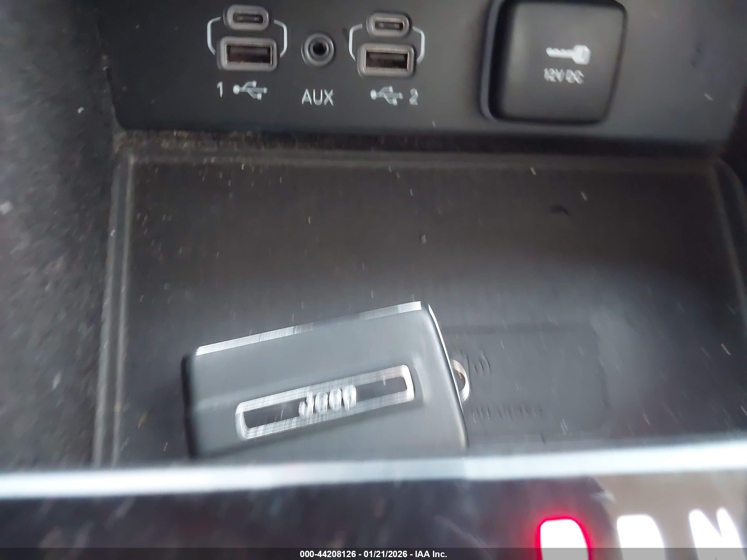 JEEP GRAND image 11