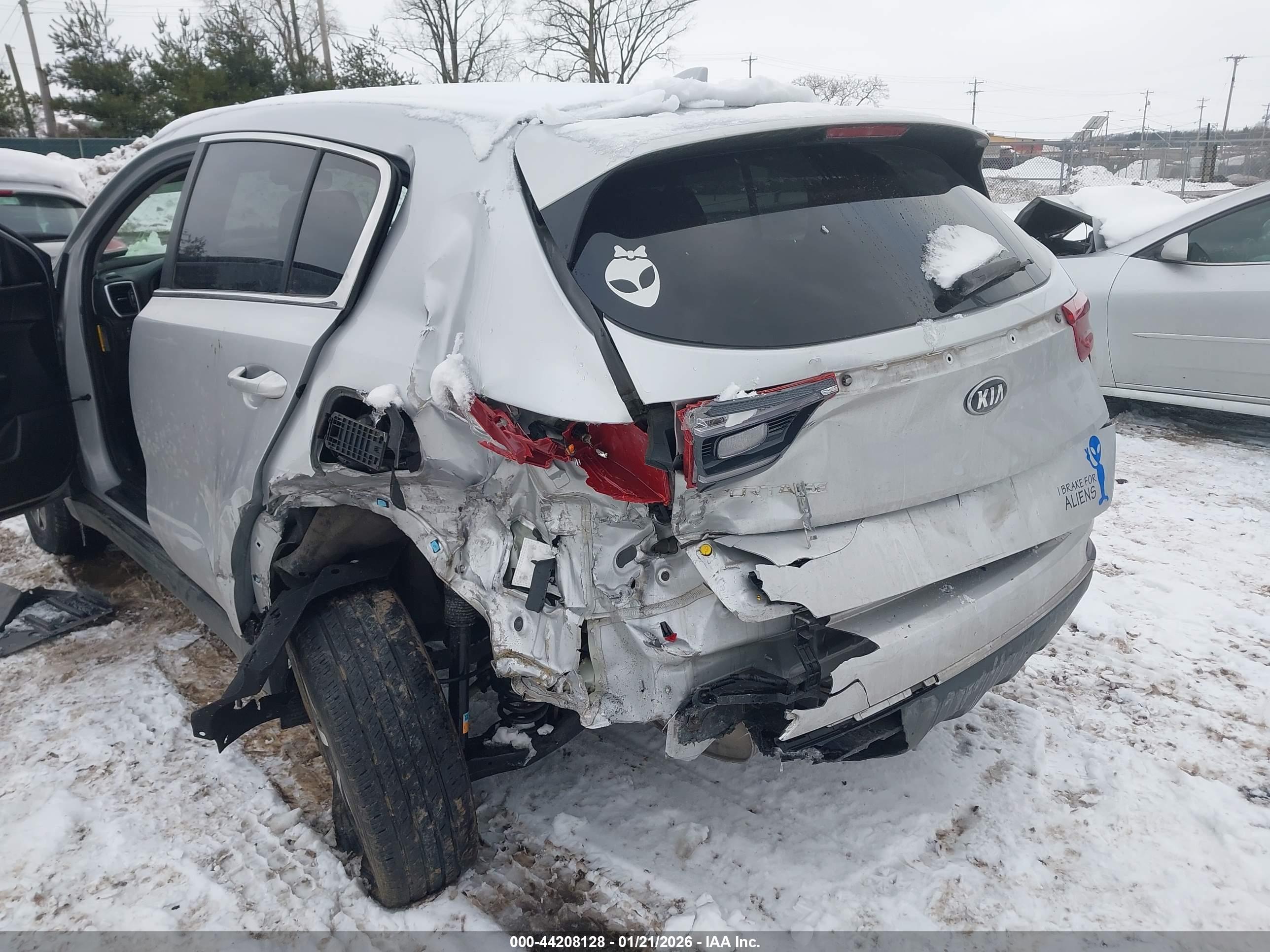 KIA SPORTAGE image 6