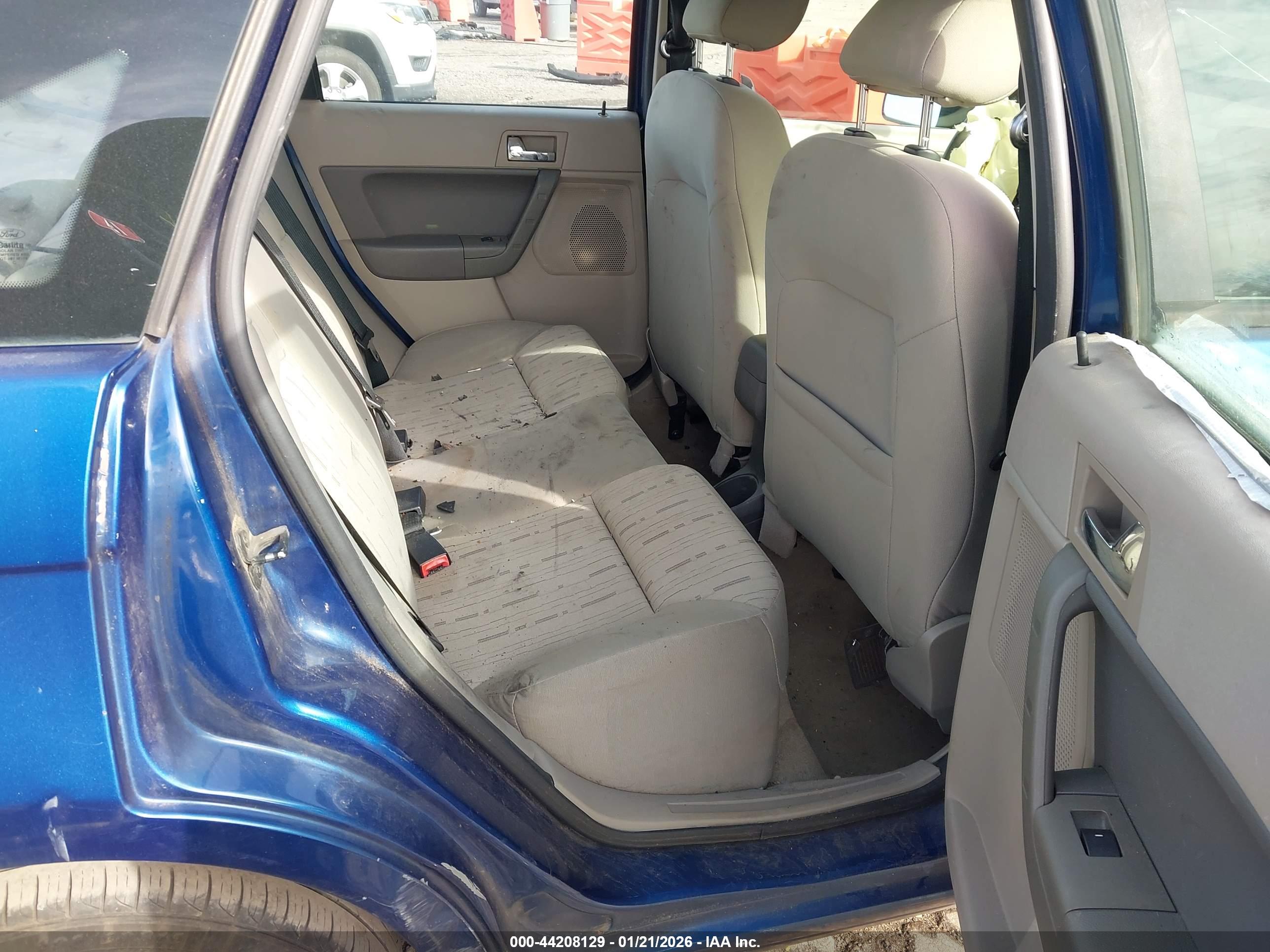 FORD FOCUS image 8