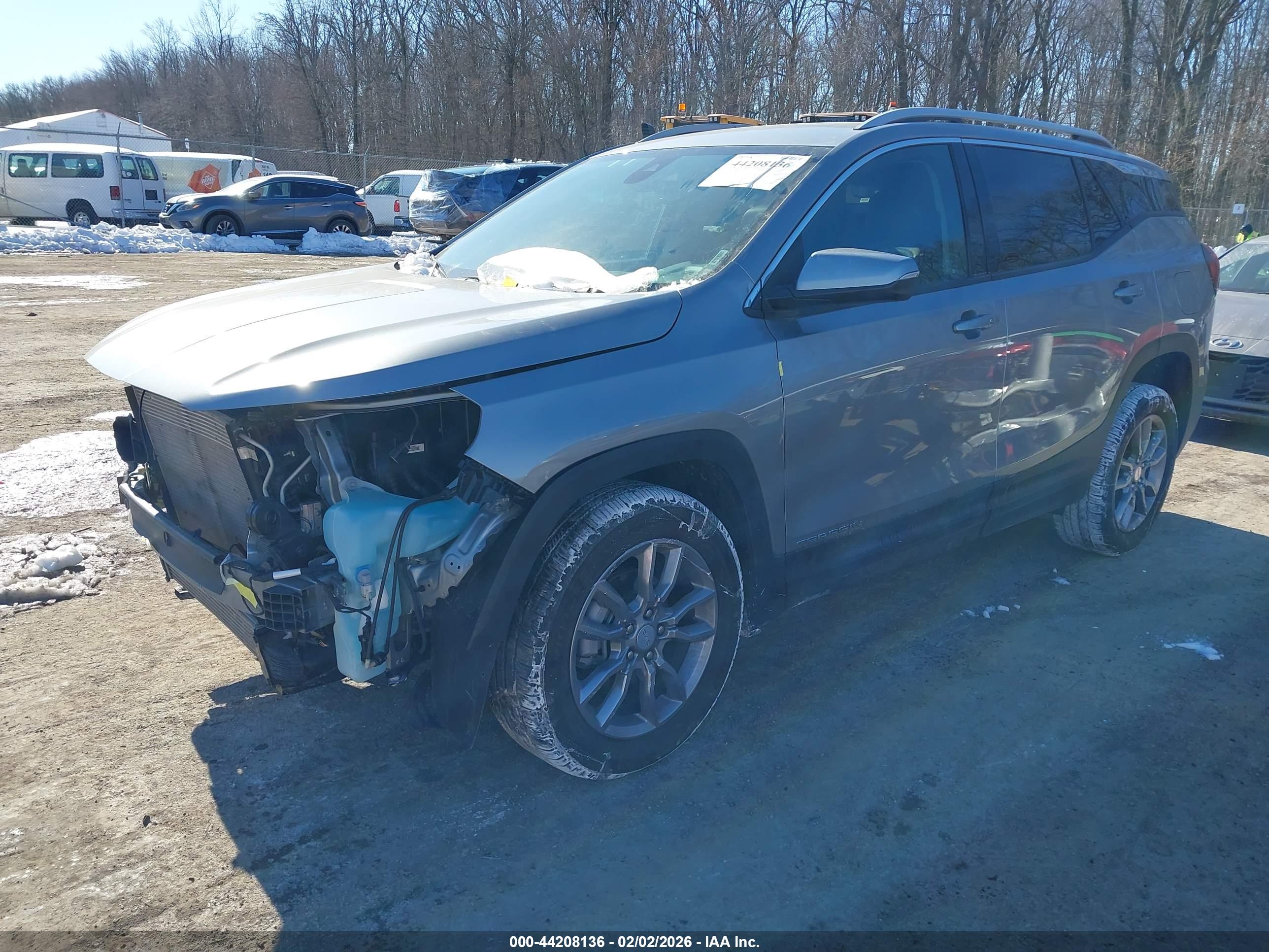GMC TERRAIN image 2
