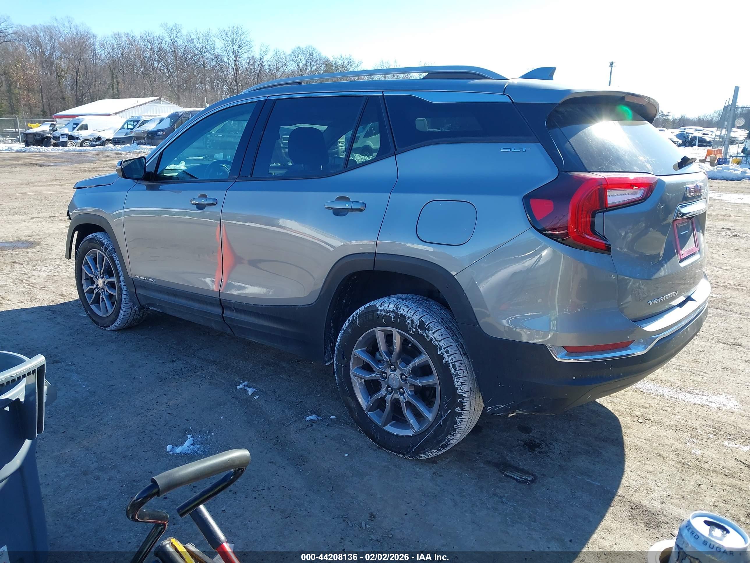 GMC TERRAIN image 3