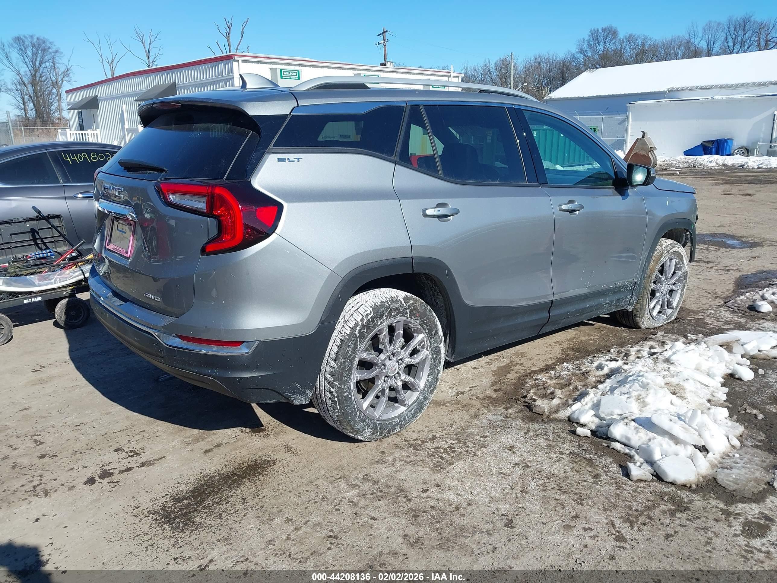 GMC TERRAIN image 4