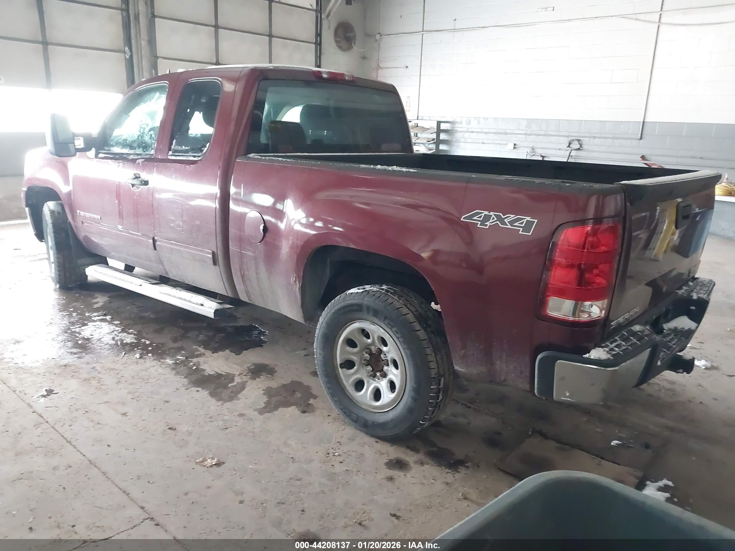 GMC SIERRA image 3