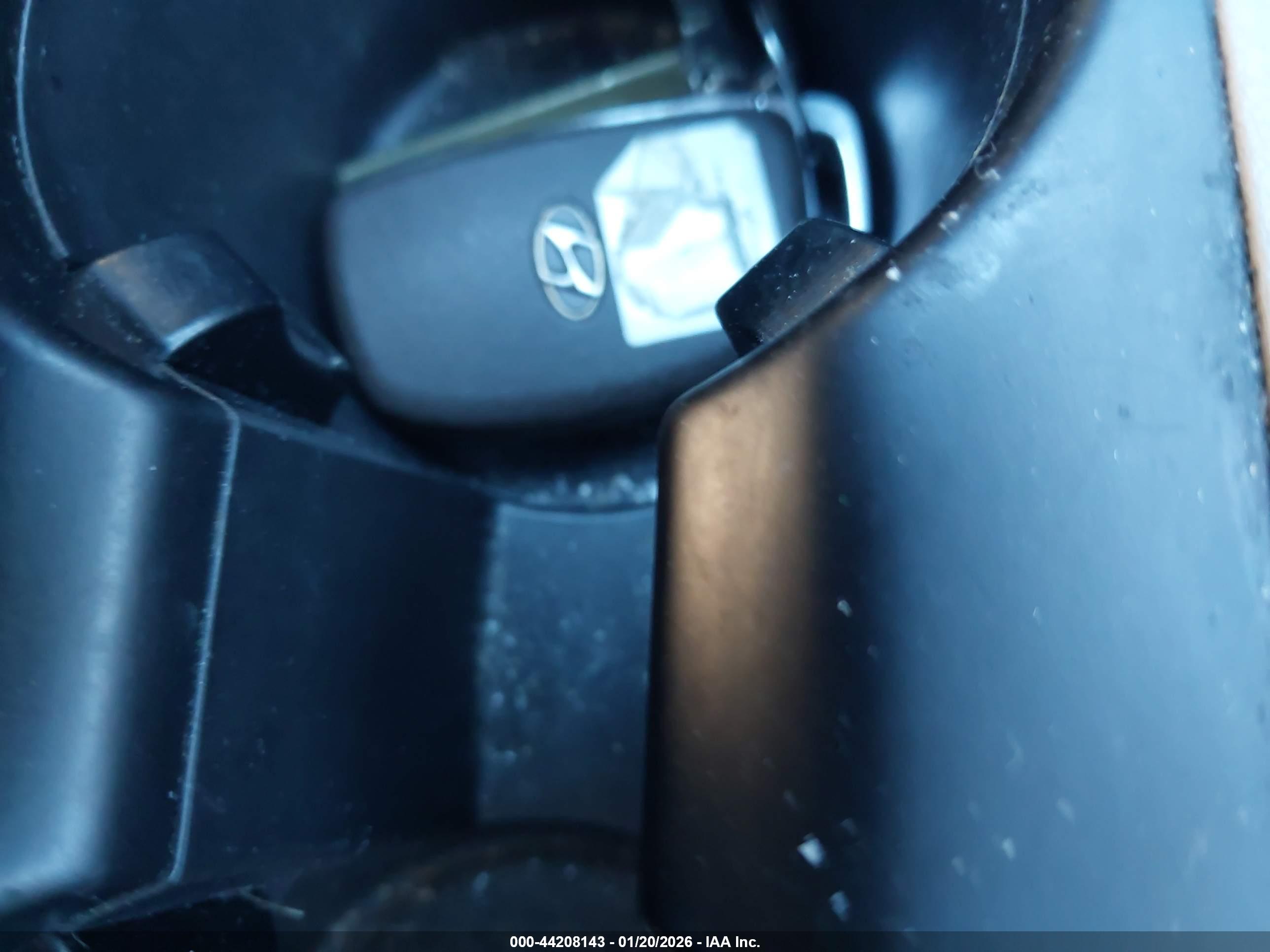 HYUNDAI TUCSON image 11