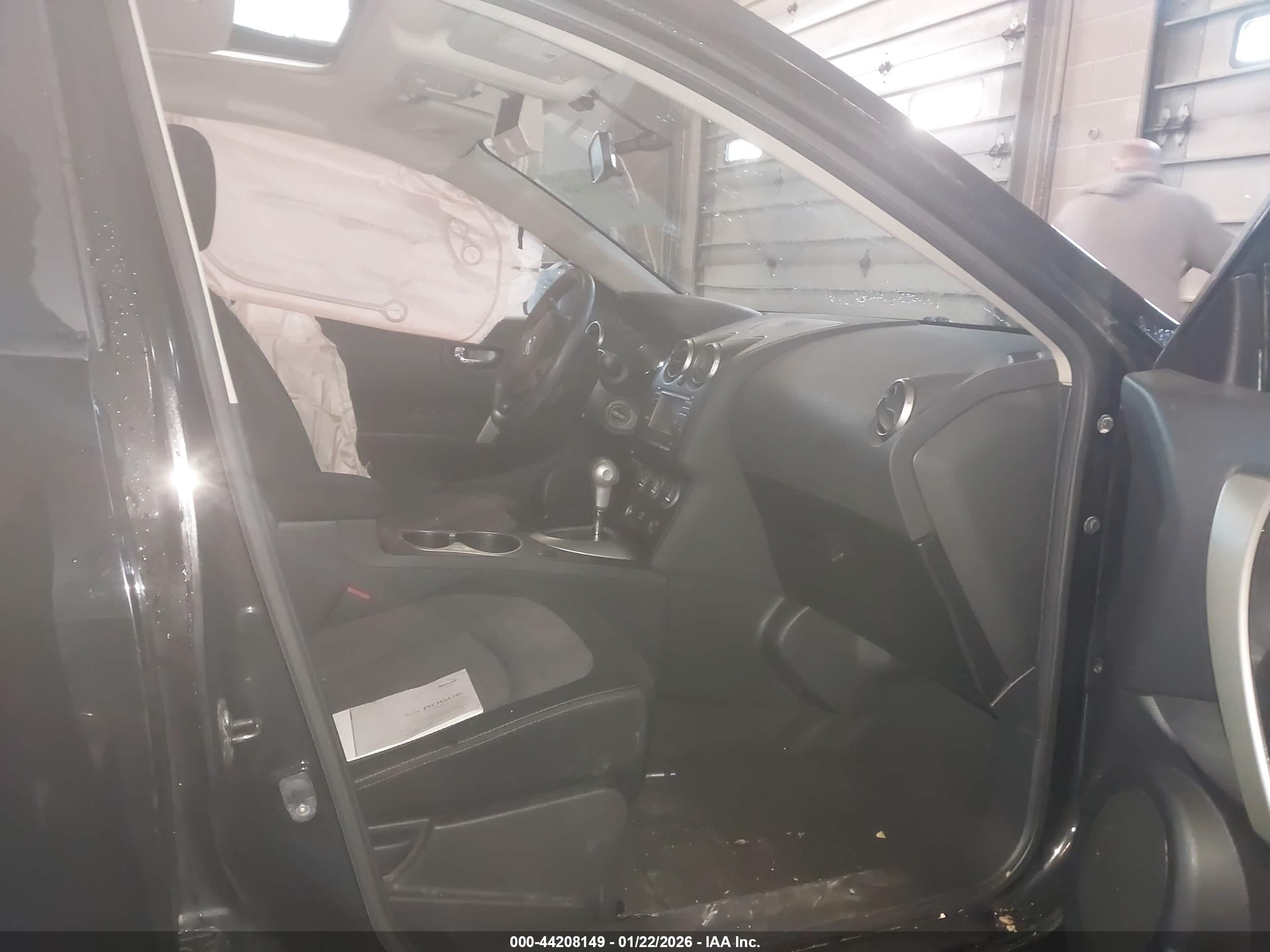 NISSAN ROGUE image 5