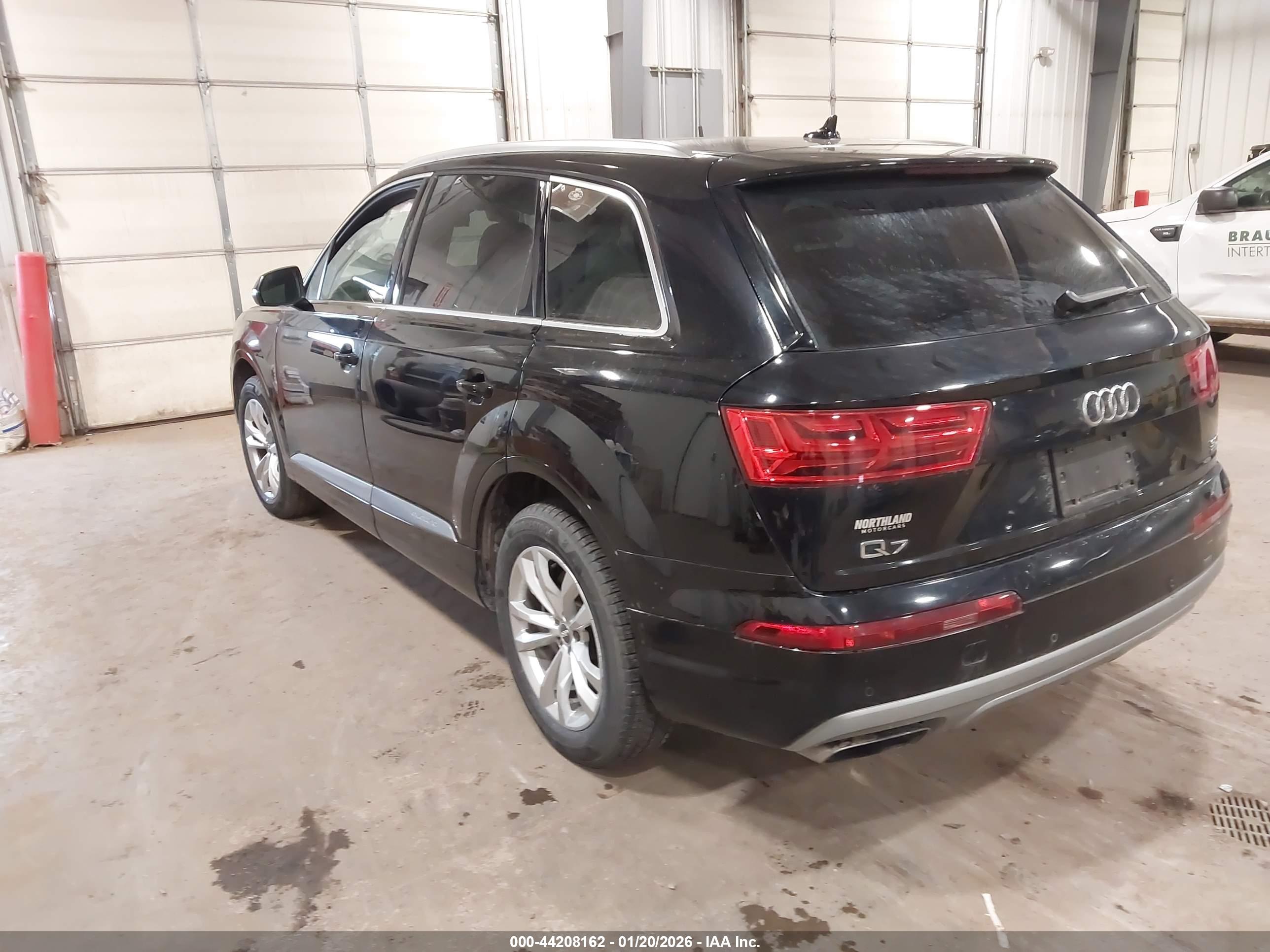 AUDI Q7 image 3