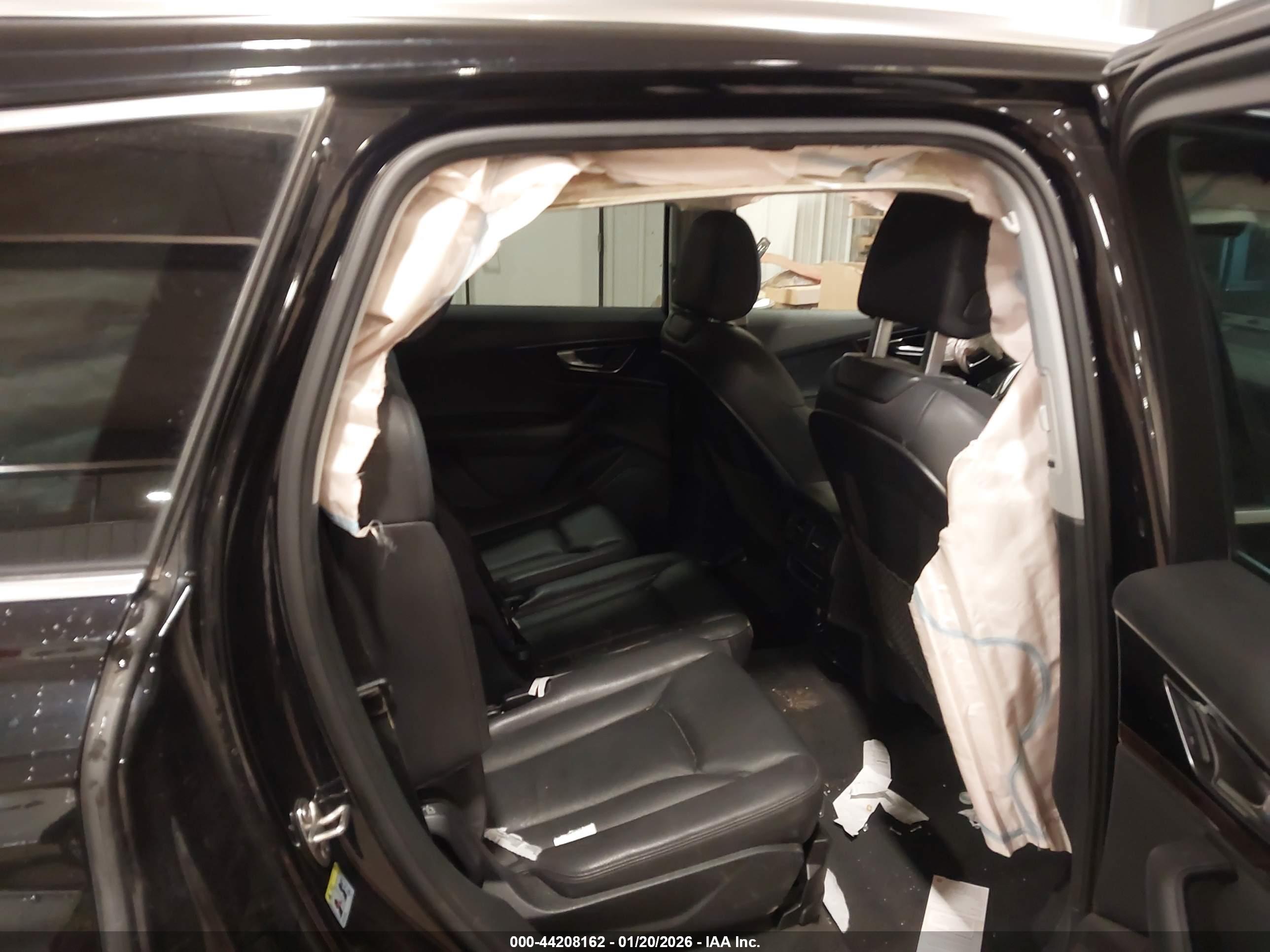 AUDI Q7 image 8