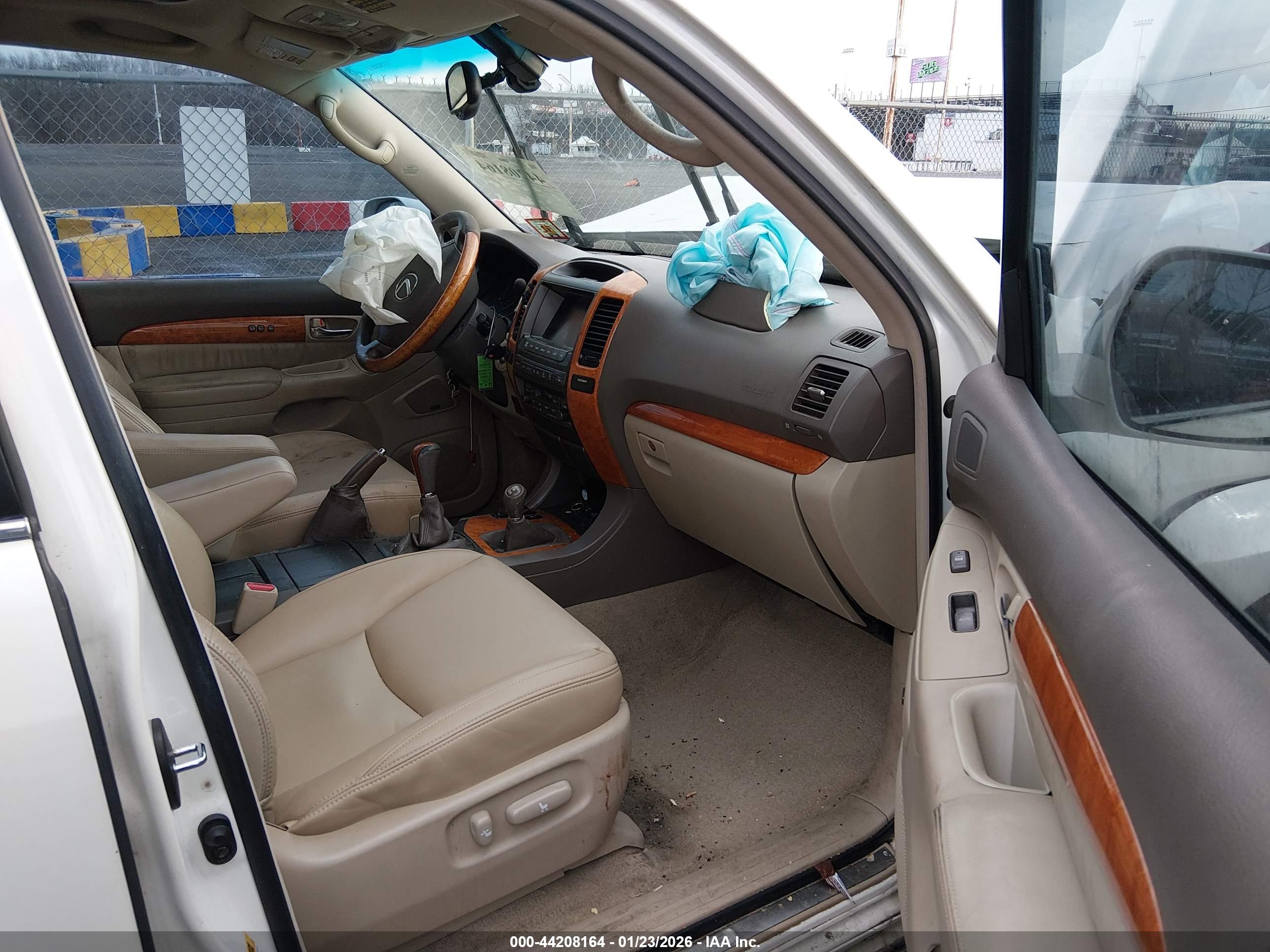 LEXUS GX image 5