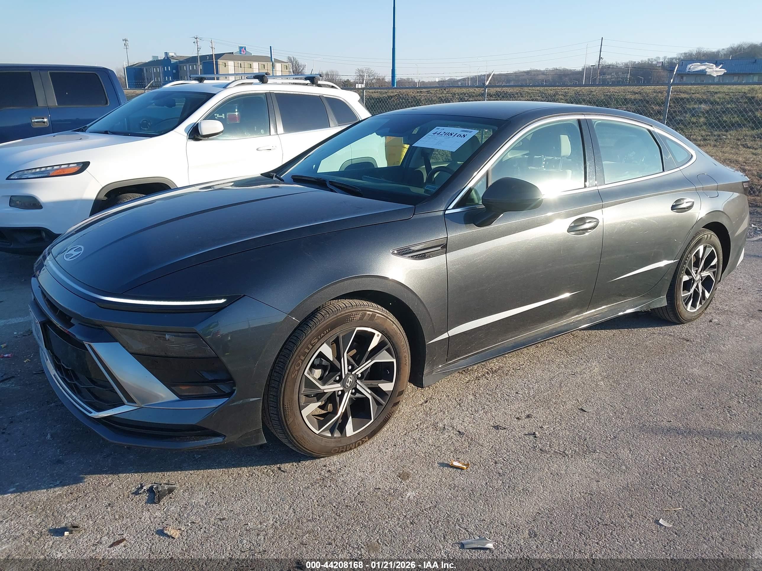 HYUNDAI SONATA image 2
