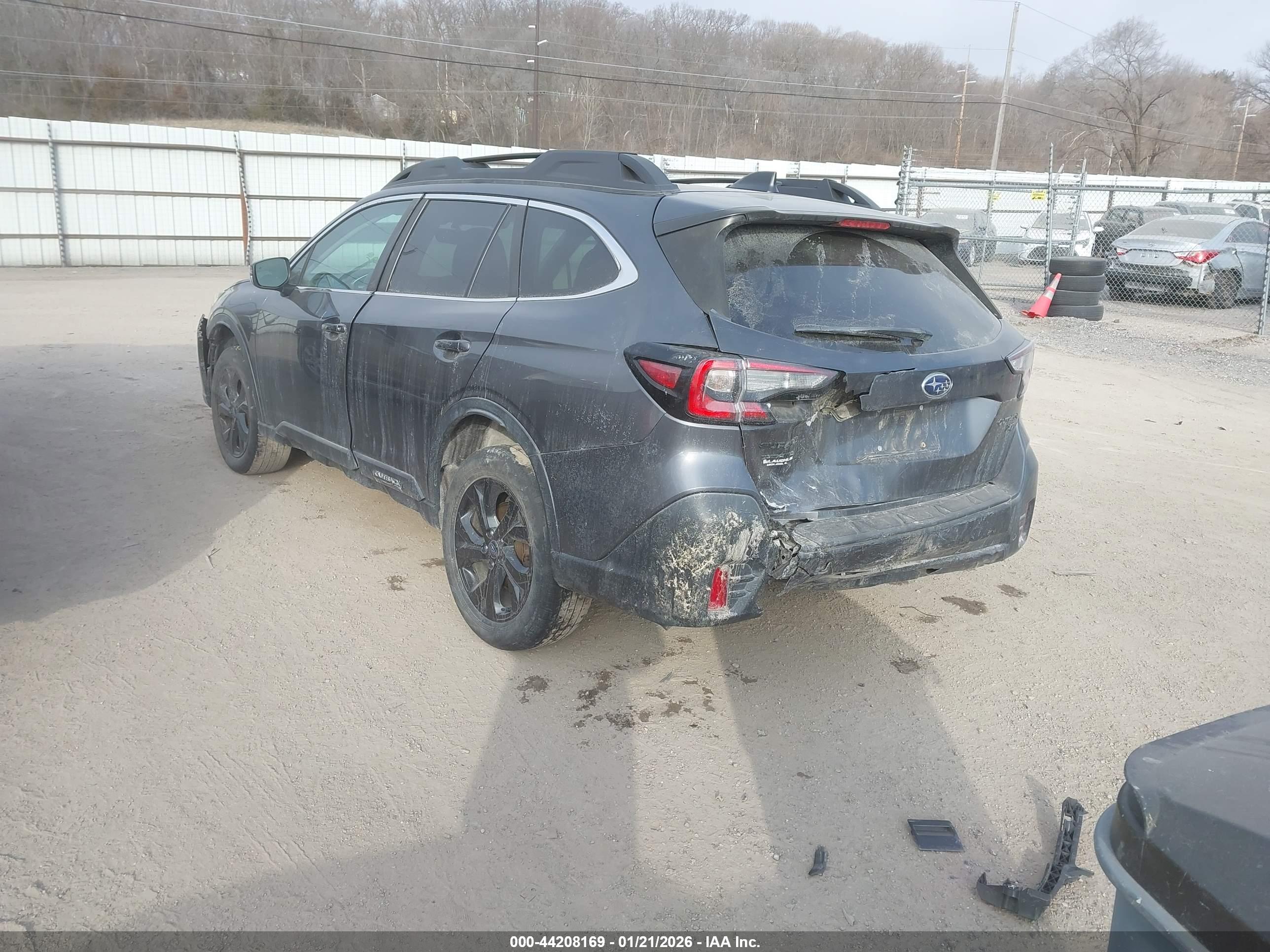 SUBARU OUTBACK image 3