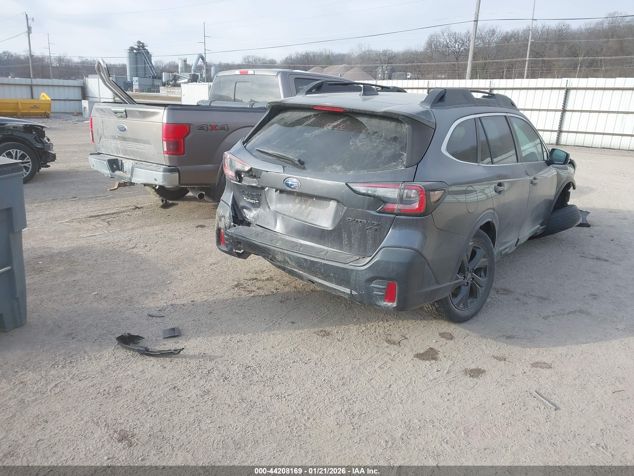 SUBARU OUTBACK image 4