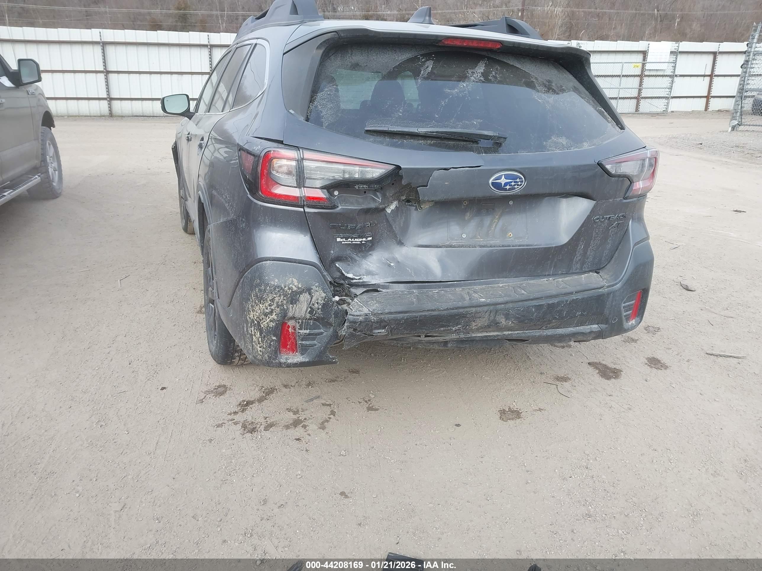 SUBARU OUTBACK image 6