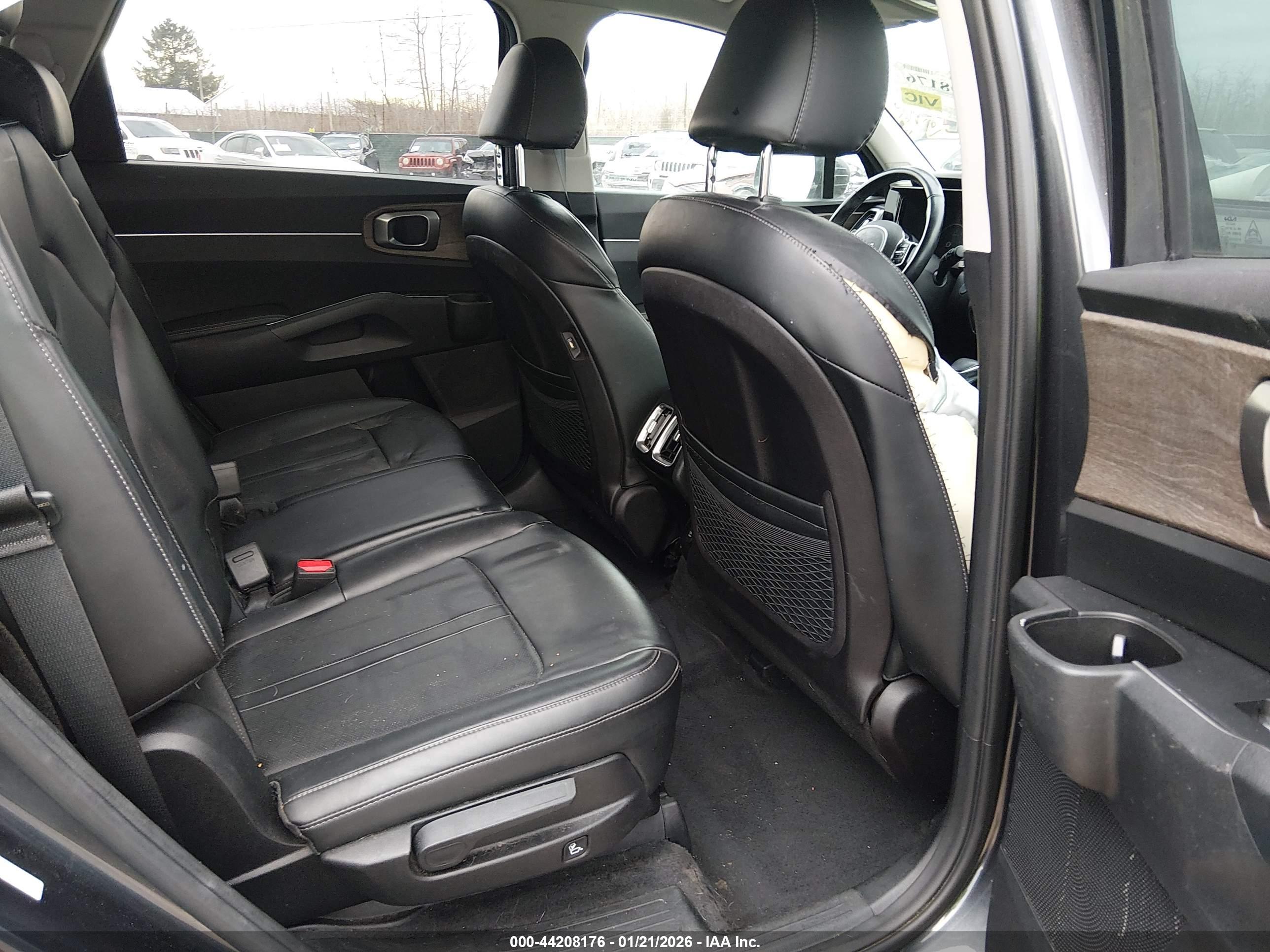 KIA SORENTO image 8