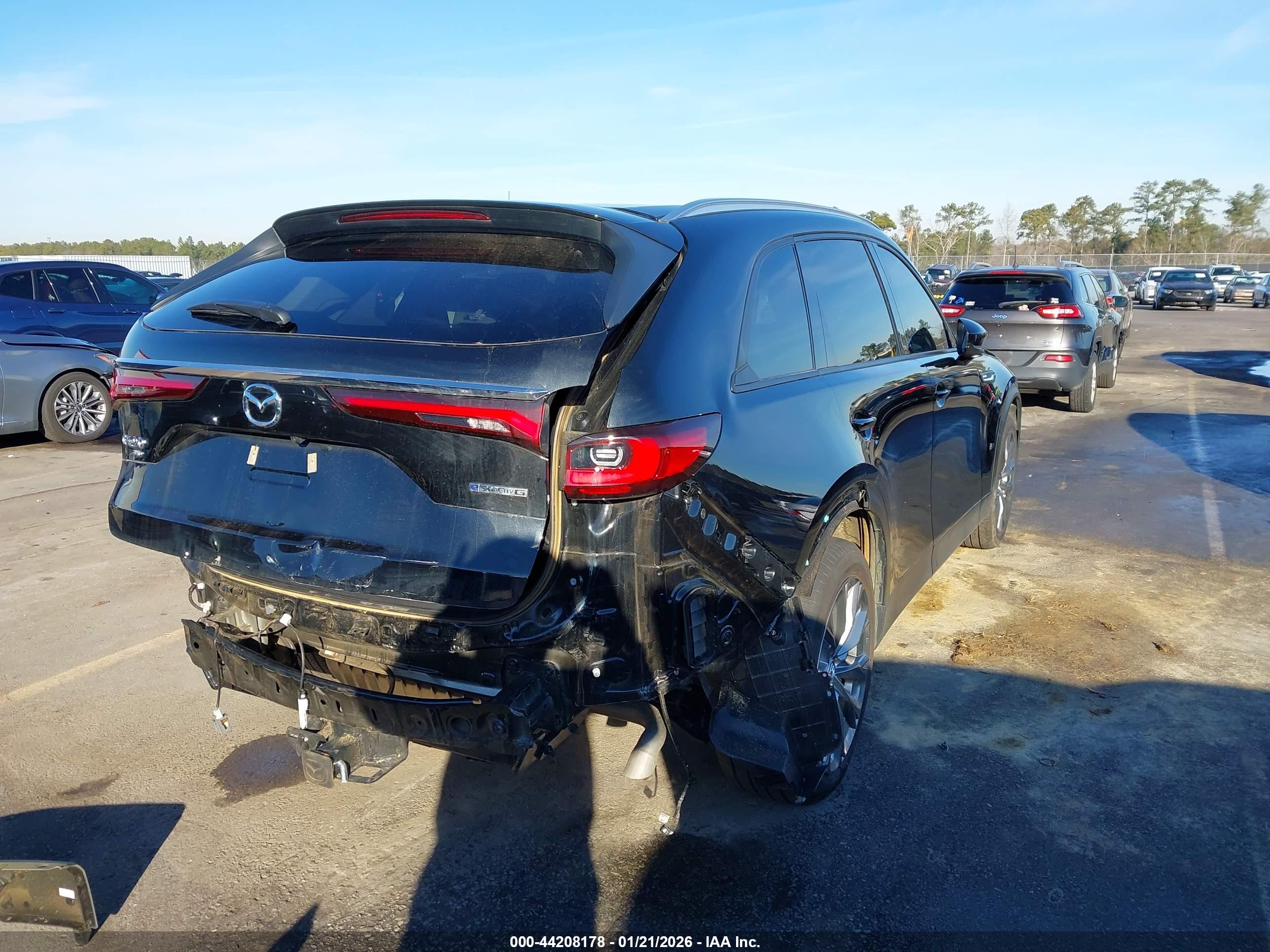 MAZDA CX-90 image 4