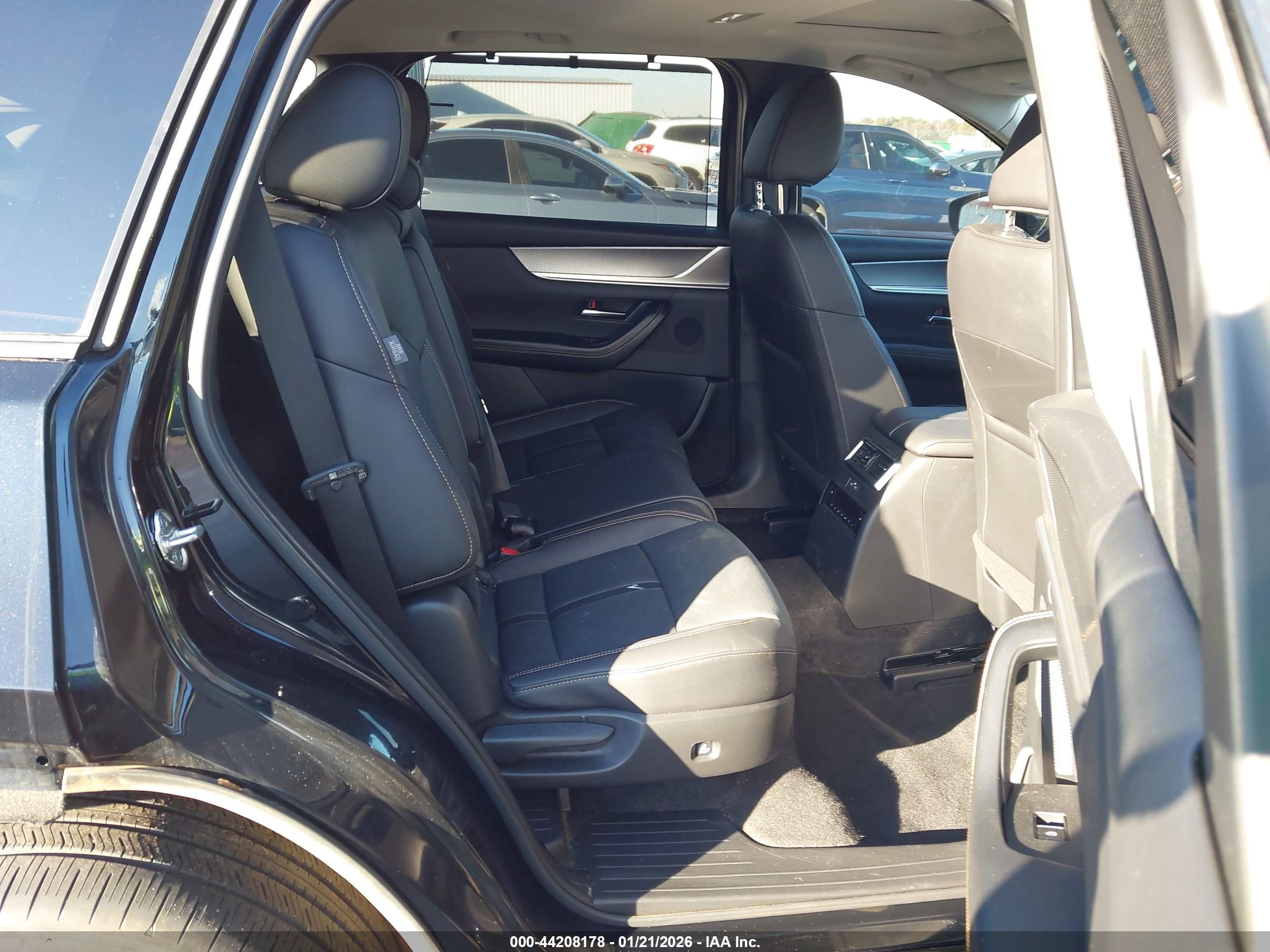 MAZDA CX-90 image 8