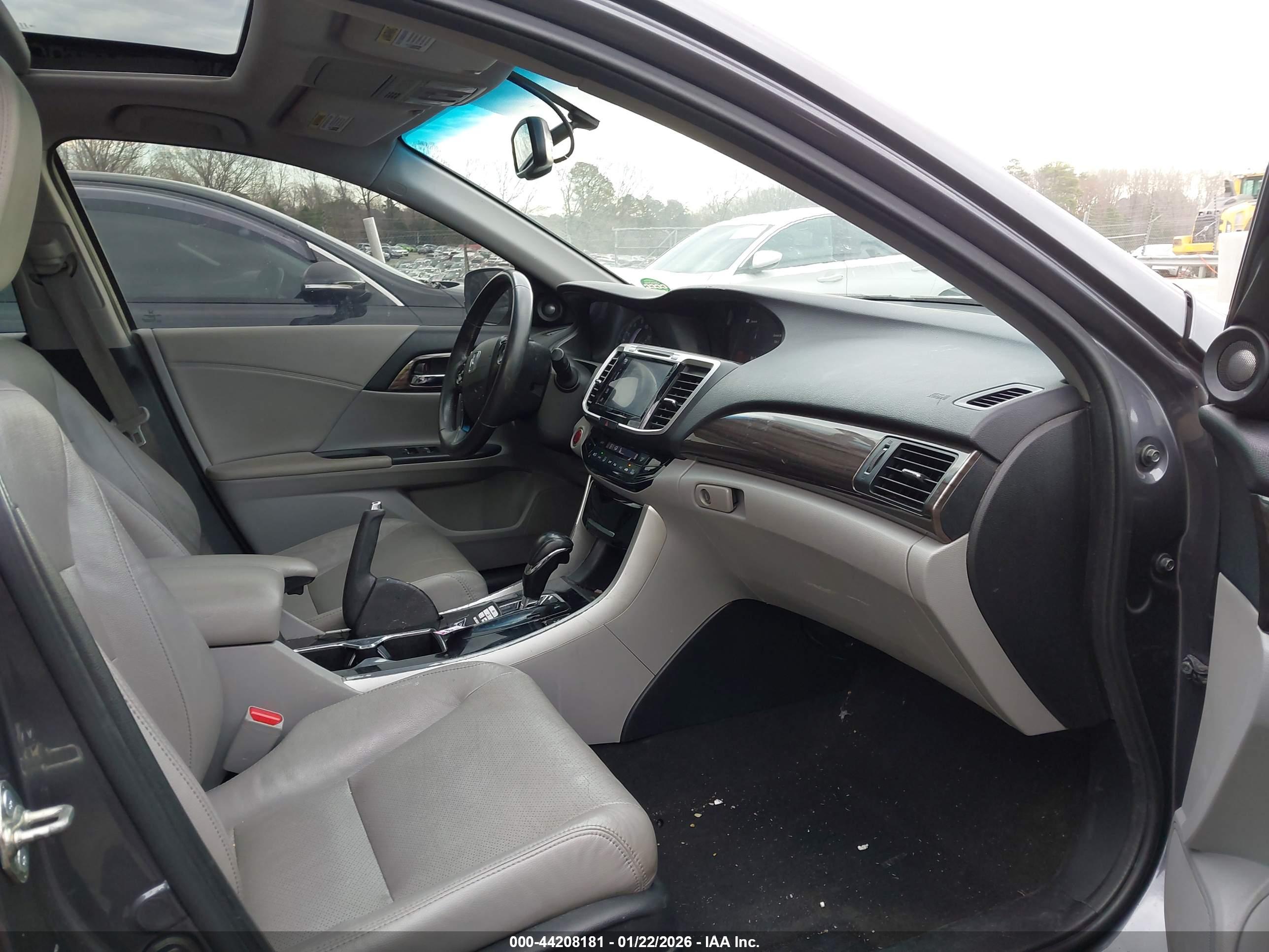 HONDA ACCORD image 5