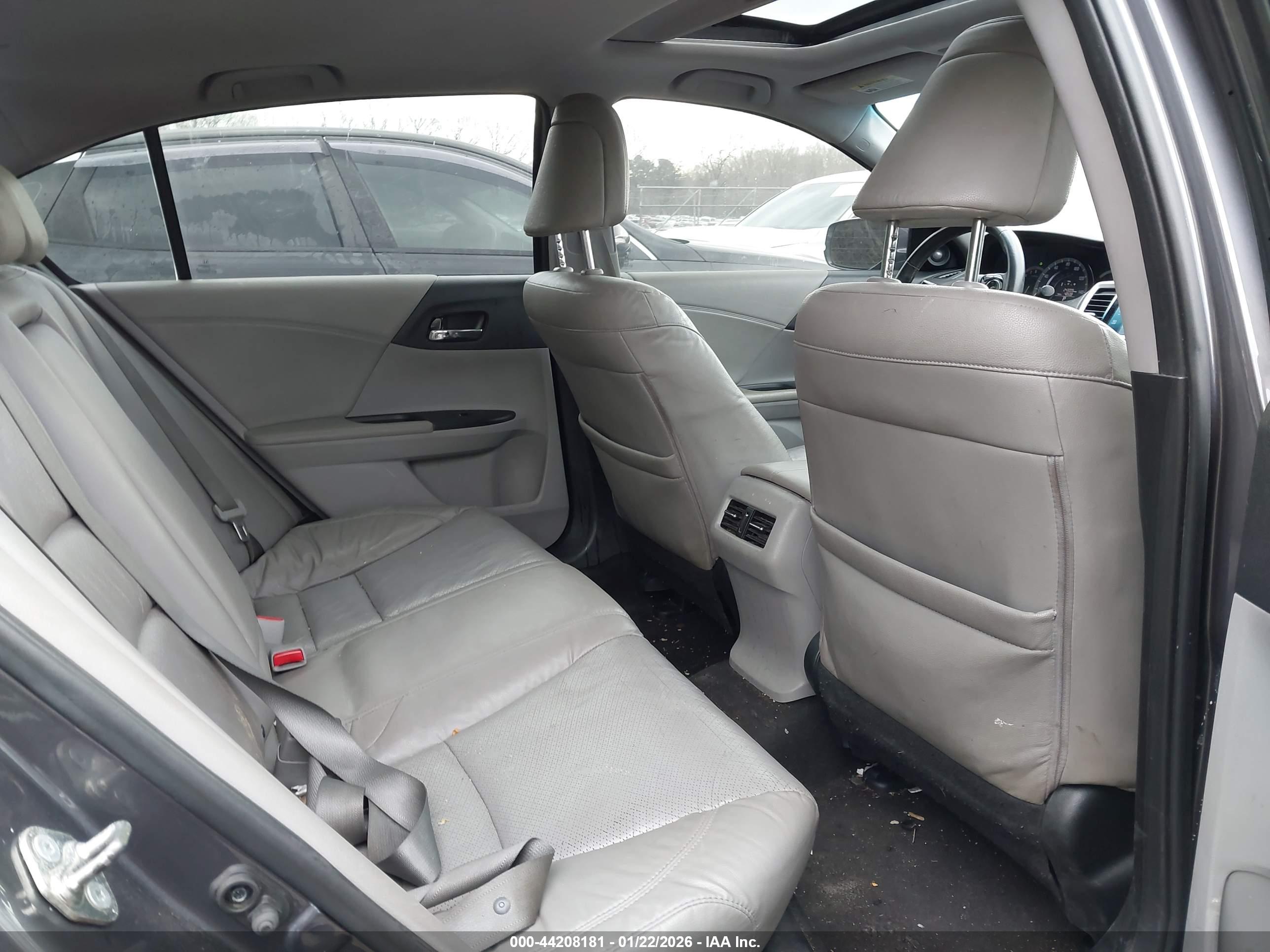 HONDA ACCORD image 8