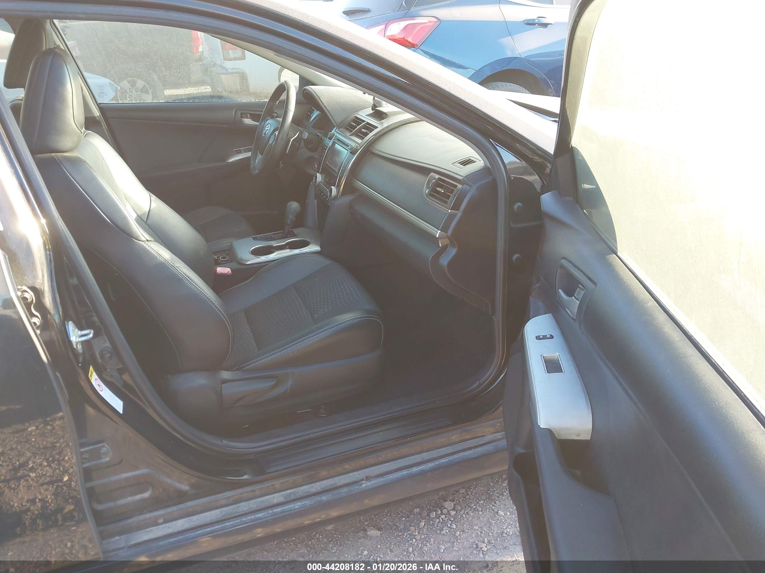 TOYOTA CAMRY image 5