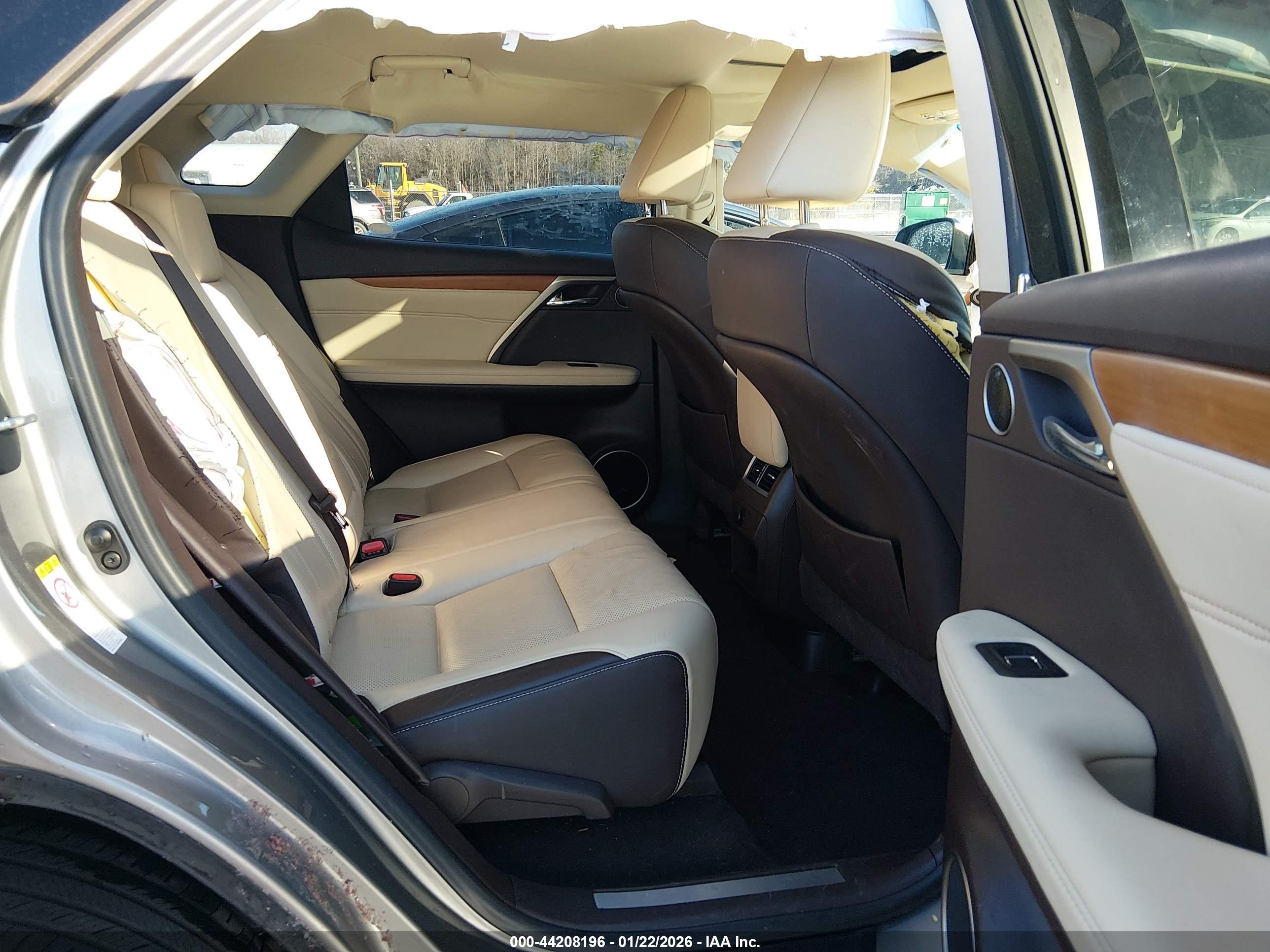 LEXUS RX image 8